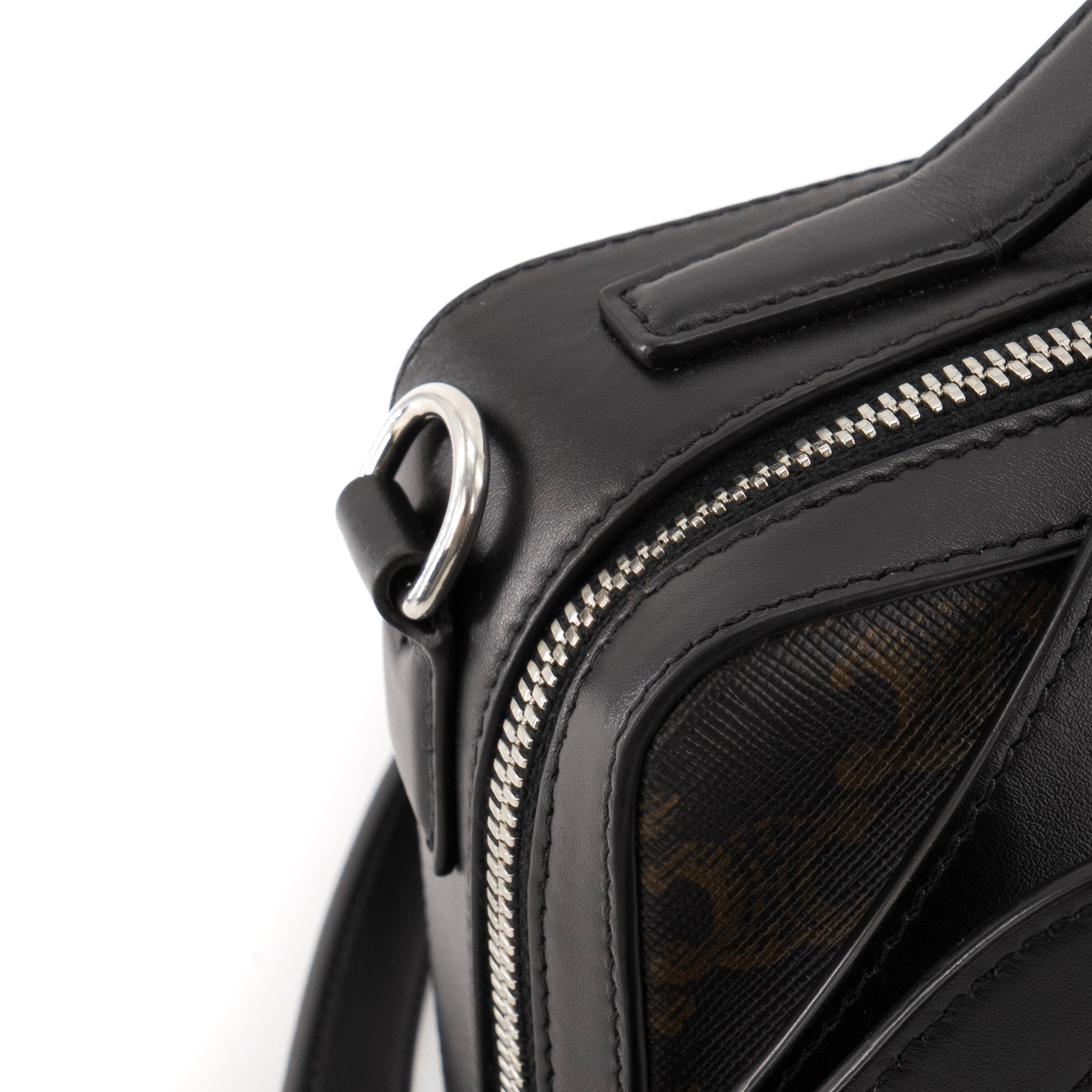 CELINE - Sac à bandoulière Triomphe Celine en cuir noir et toile enduite