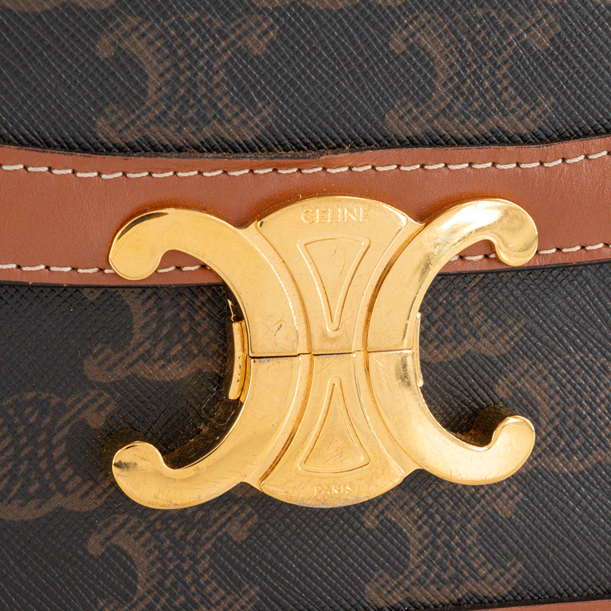 CELINE - Sac à bandoulière Triomphe Celine en toile enduite triomphe marron et cuir tan