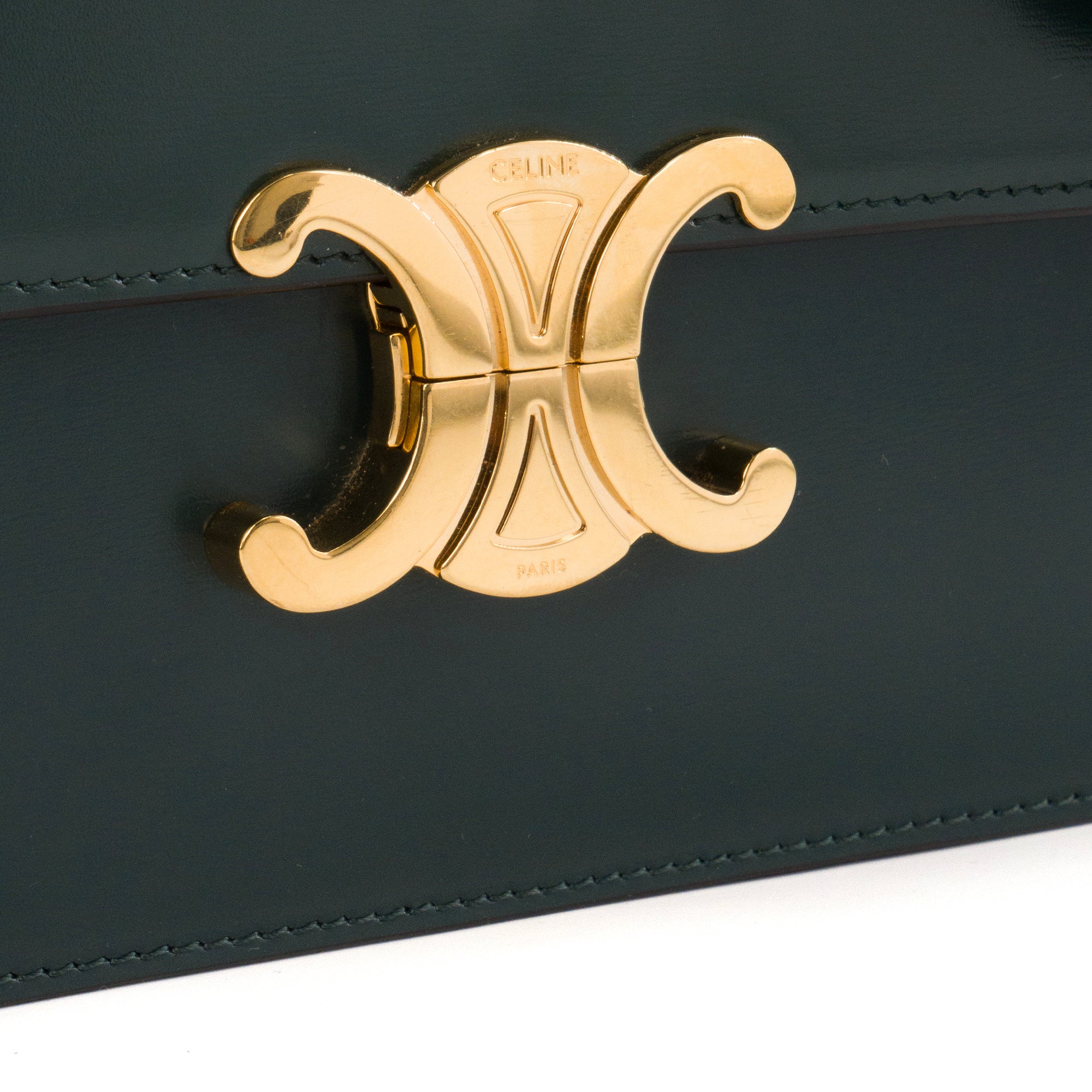 CELINE - Sac à bandoulière Triomphe medium Celine en cuir box vert