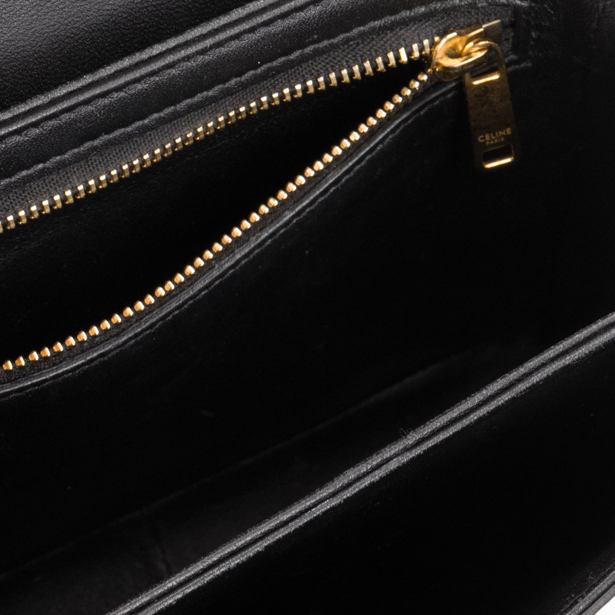 CELINE - Sac à bandoulière Triomphe teen Celine en cuir box noir