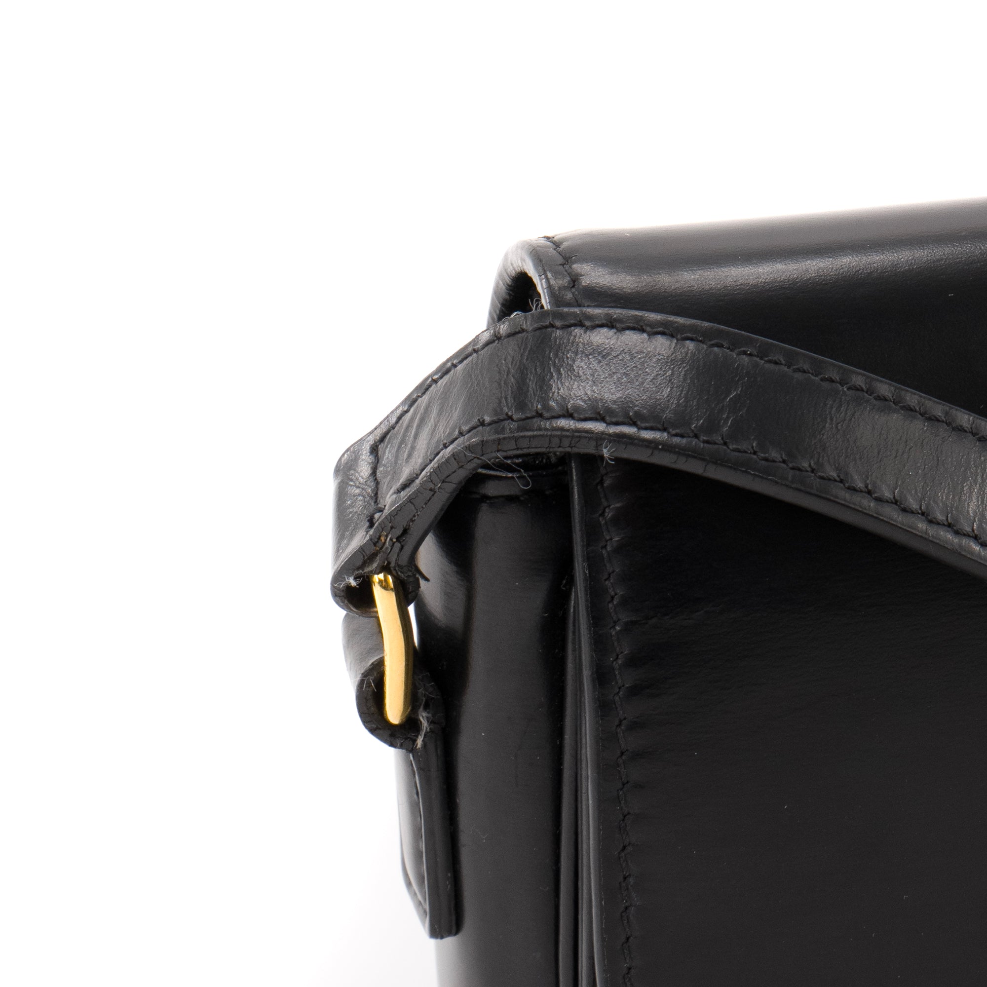 CELINE - Sac à bandoulière Triomphe teen Celine en cuir box noir