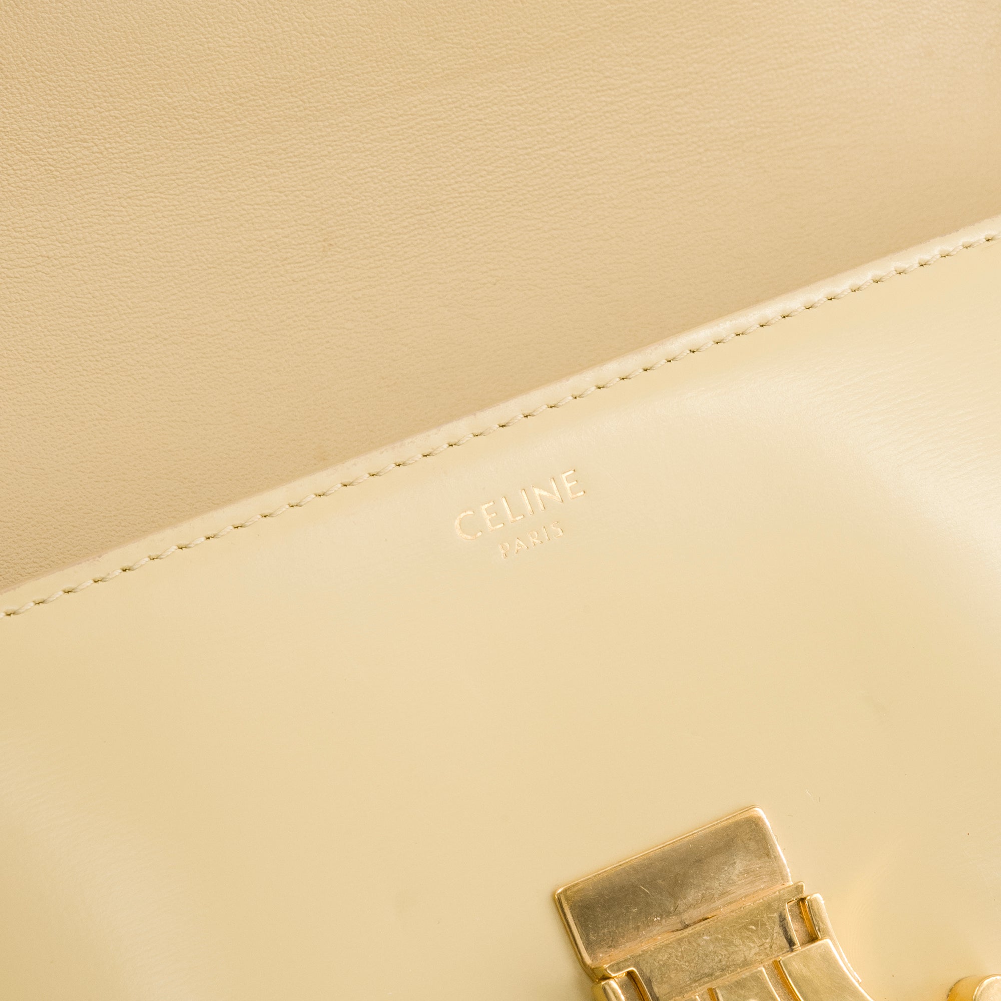 CELINE - Sac à épaule Claude Celine en cuir box jaune