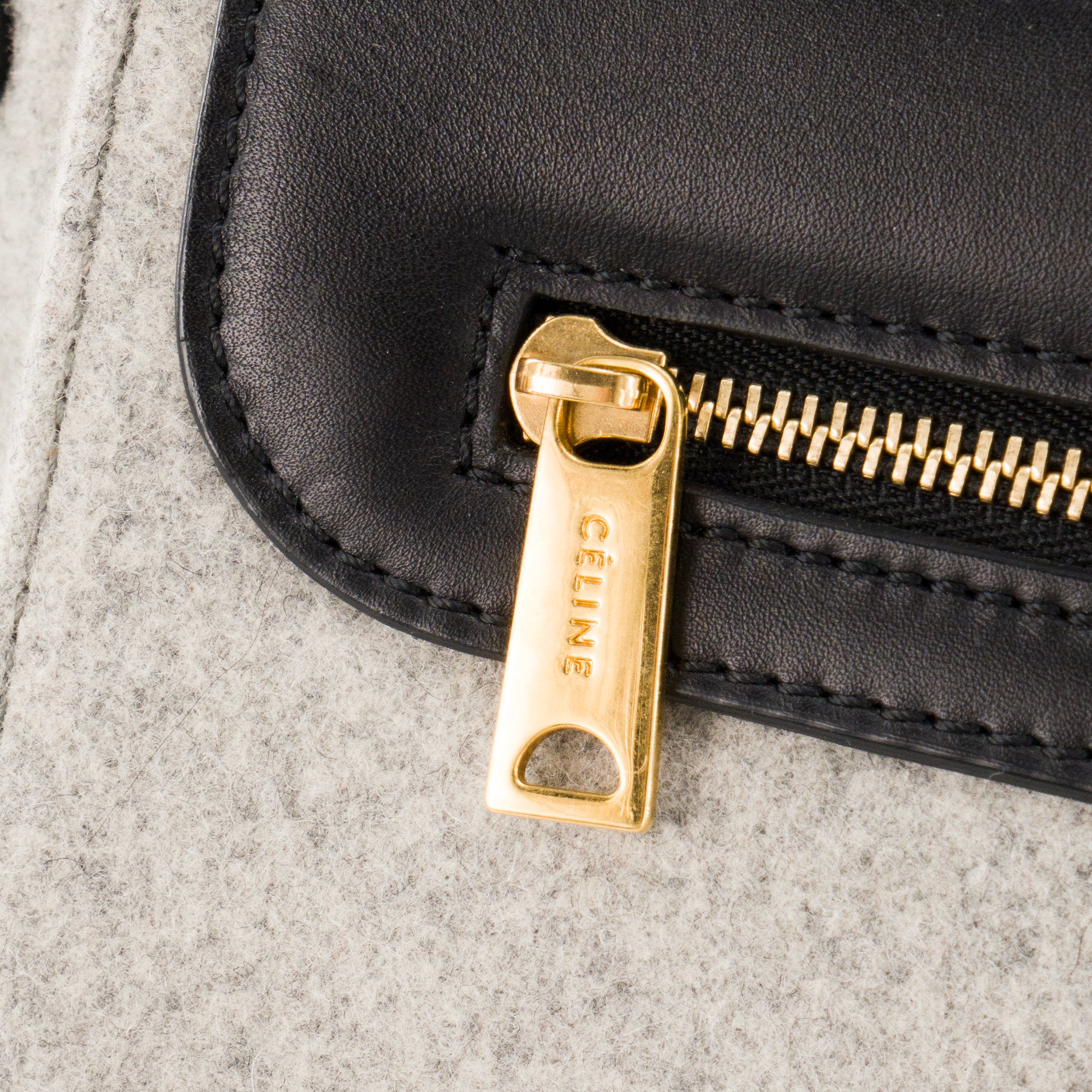 CELINE - Sac à épaule Trapeze MM Celine en feutrine grise et cuir noir