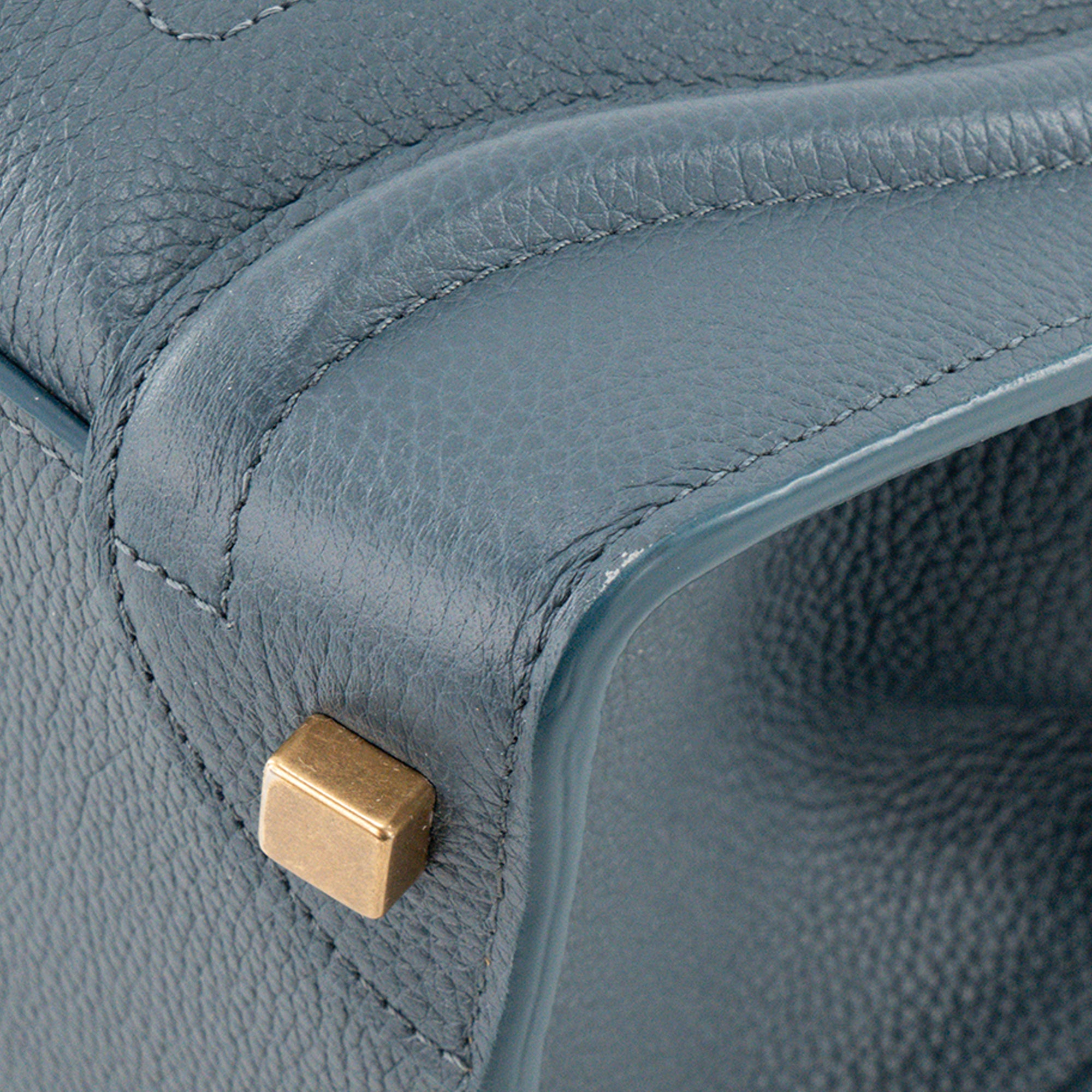 CELINE - Sac à main Luggage Micro Celine en cuir grainé bleu canard
