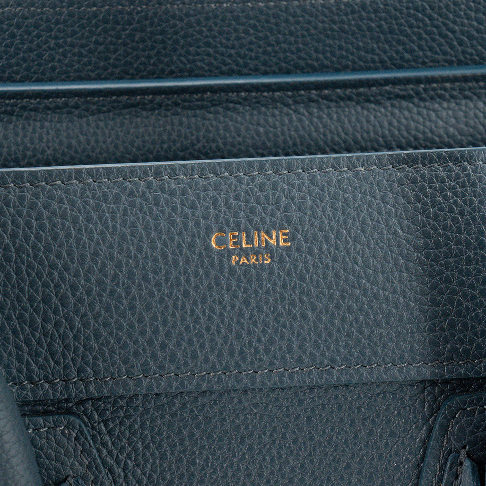 CELINE - Sac à main Luggage Micro Celine en cuir grainé bleu canard