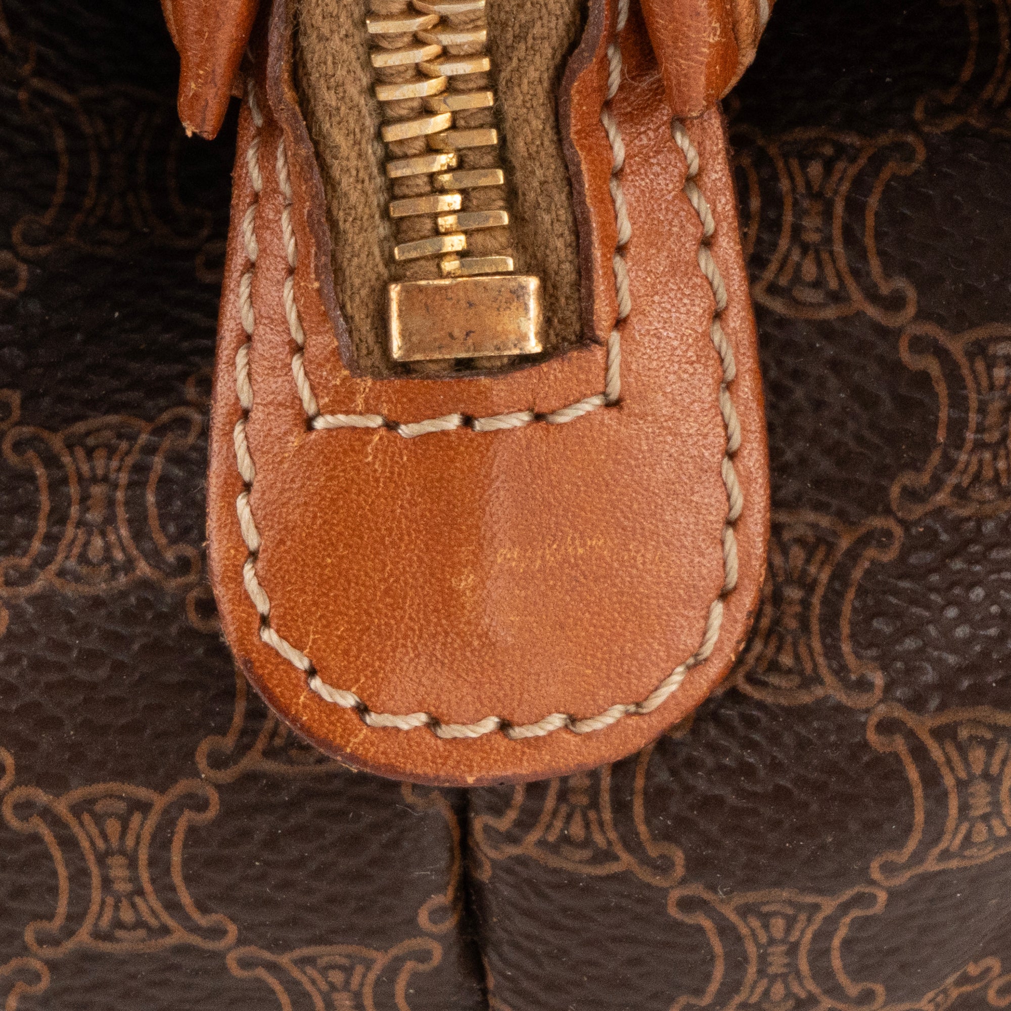 CÉLINE - Trousse de Toilette Celine en toile enduite macadam marron vintage