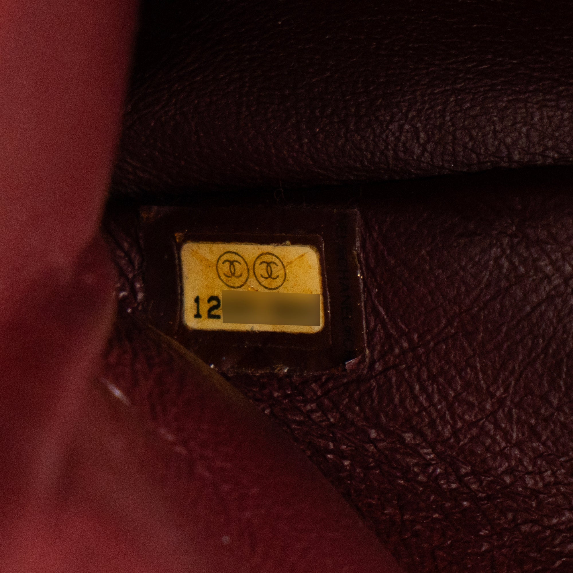 CHANEL - Sac à bandoulière 2.55 Jumbo Chanel en cuir froissé noir