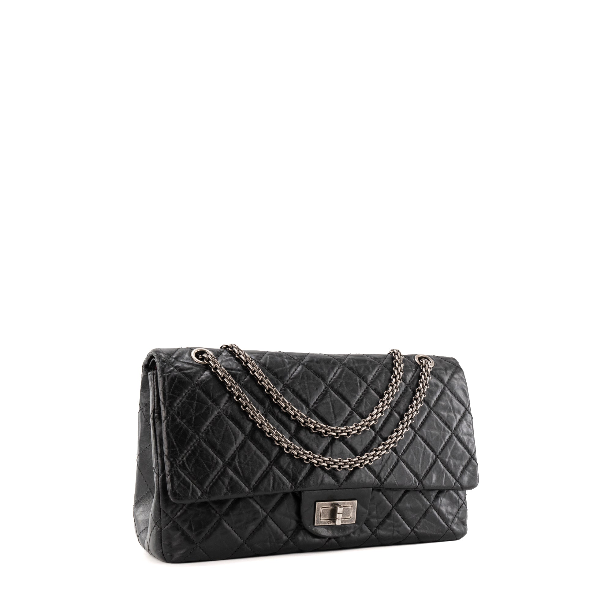 CHANEL - Sac à bandoulière 2.55 Jumbo Chanel en cuir froissé noir