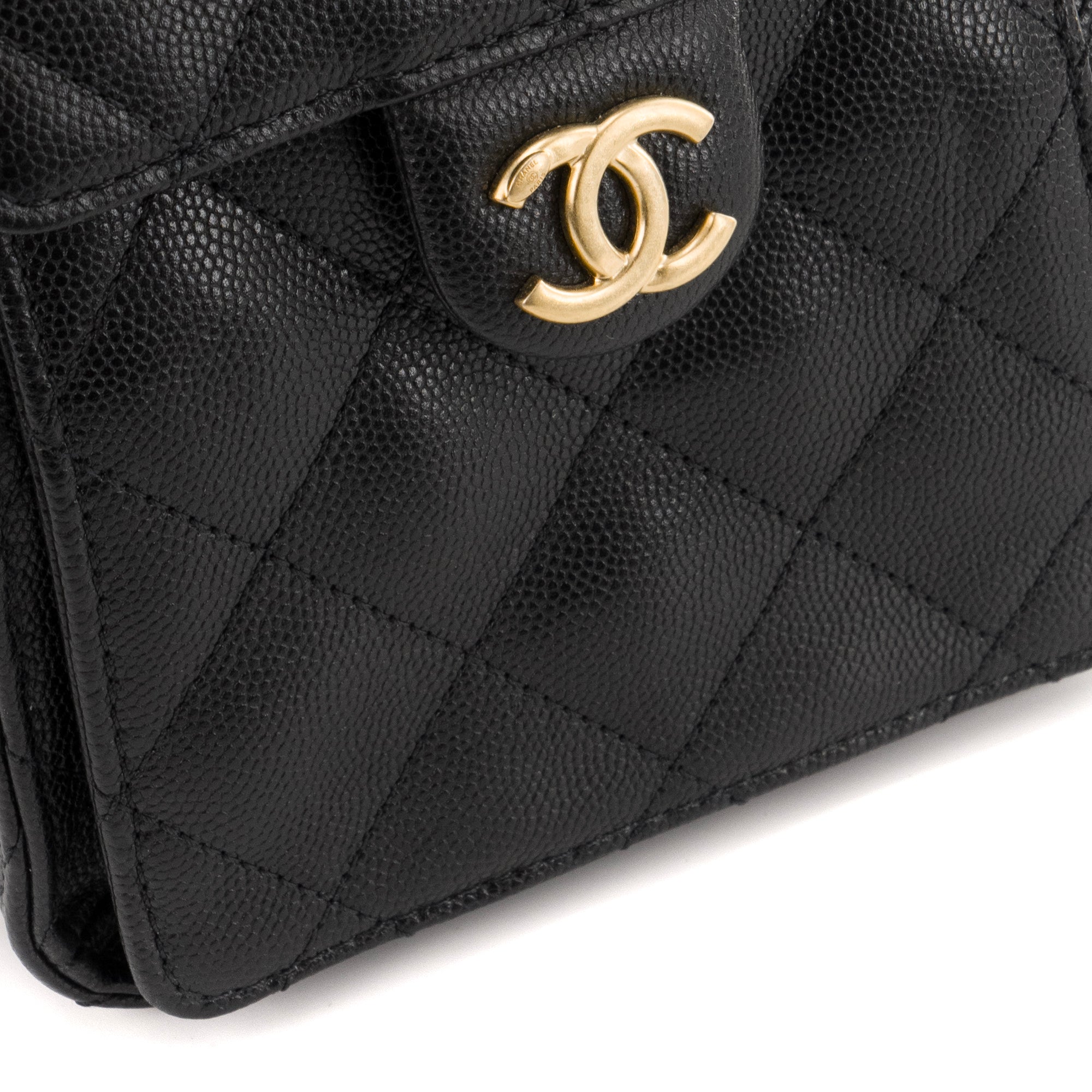 CHANEL - Sac à épaule Chanel 25 small en cuir caviar noir