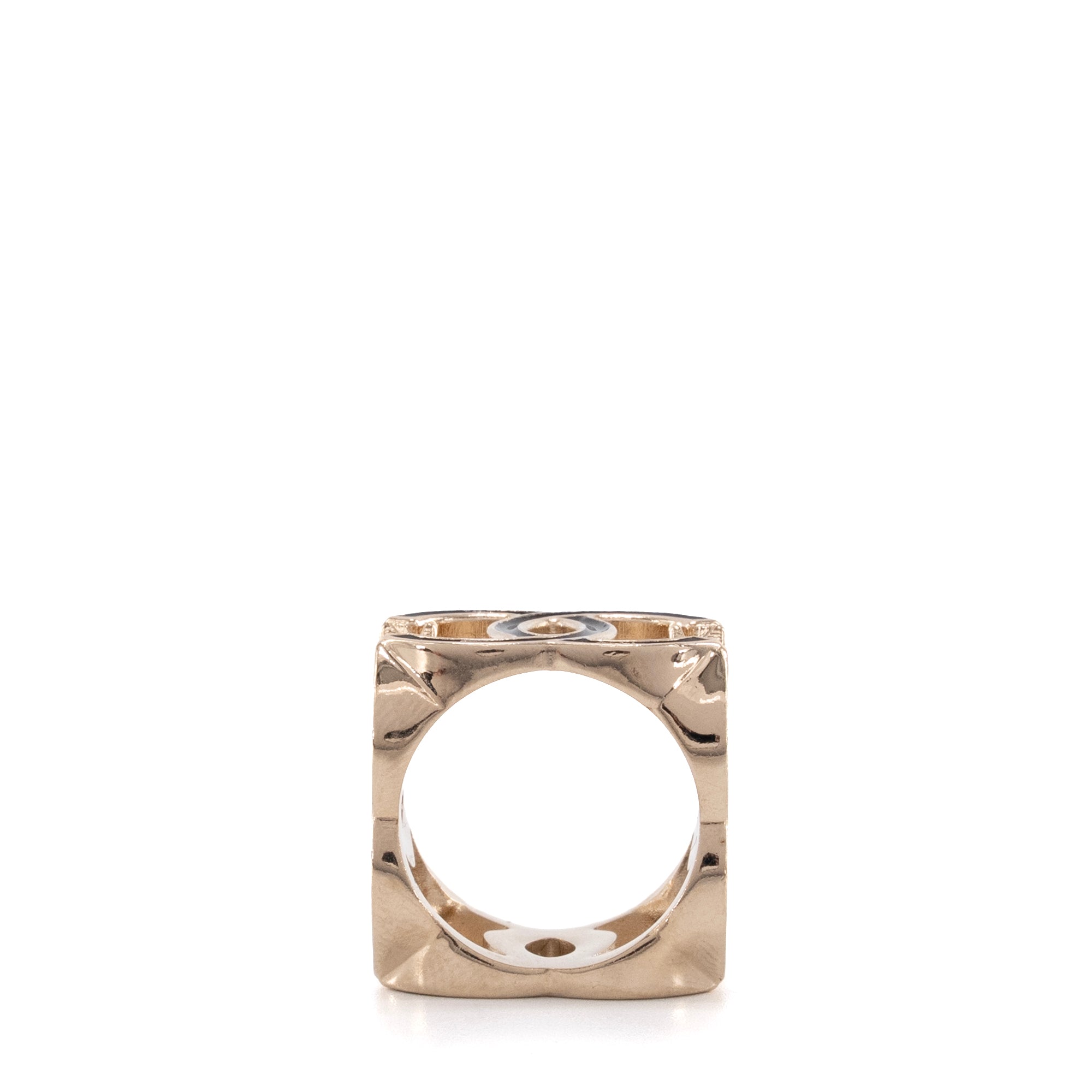 CHANEL - Bague Cube CC Chanel en métal doré (T54)