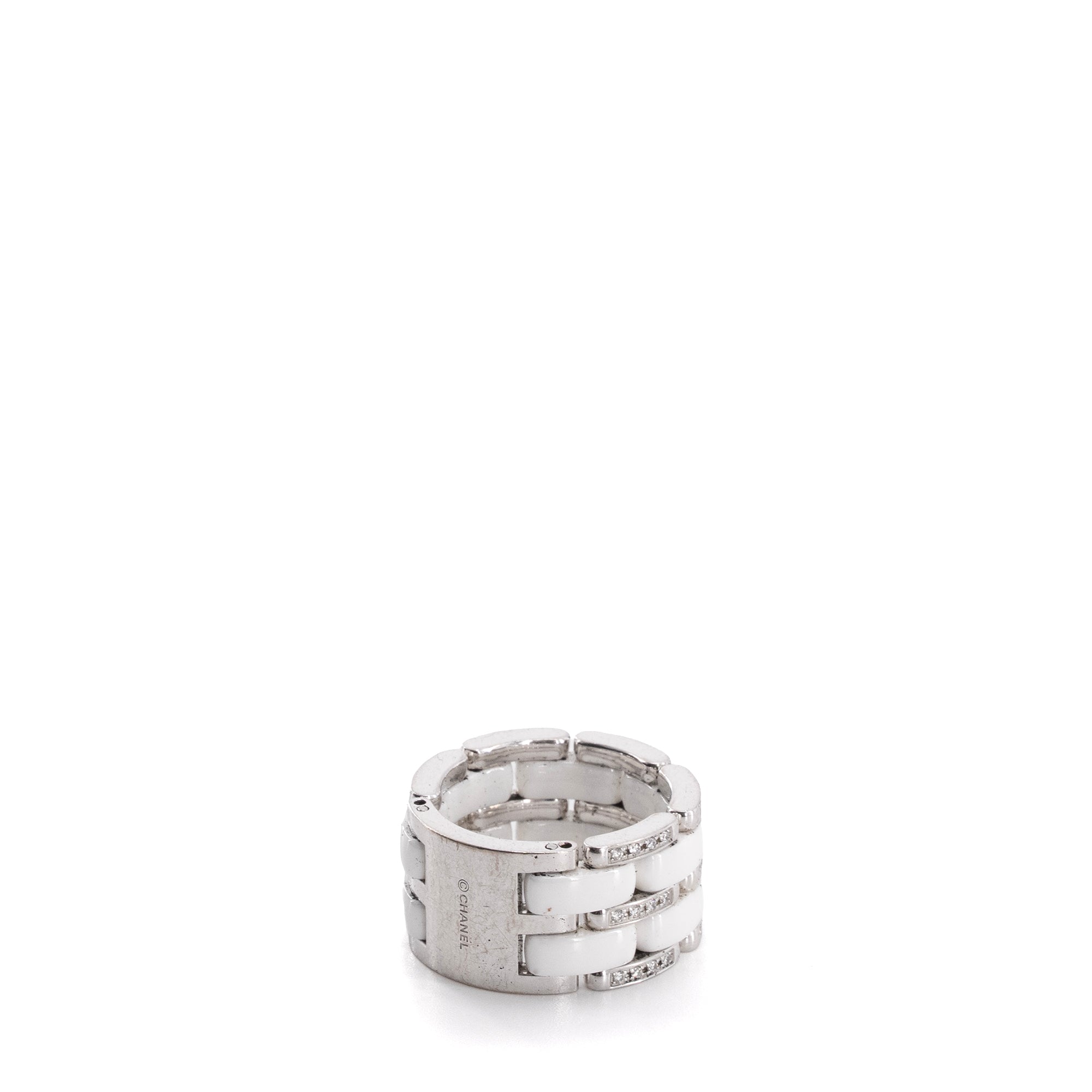 CHANEL - Bague Ultra Chanel en or blanc et céramique blanche (T56)