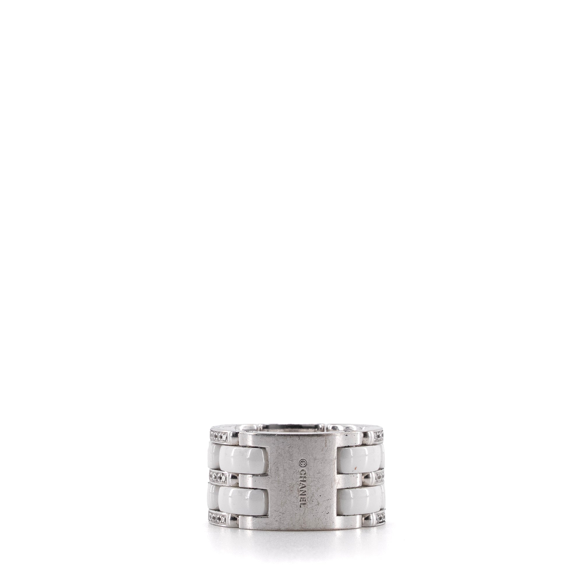 CHANEL - Bague Ultra Chanel en or blanc et céramique blanche (T56)