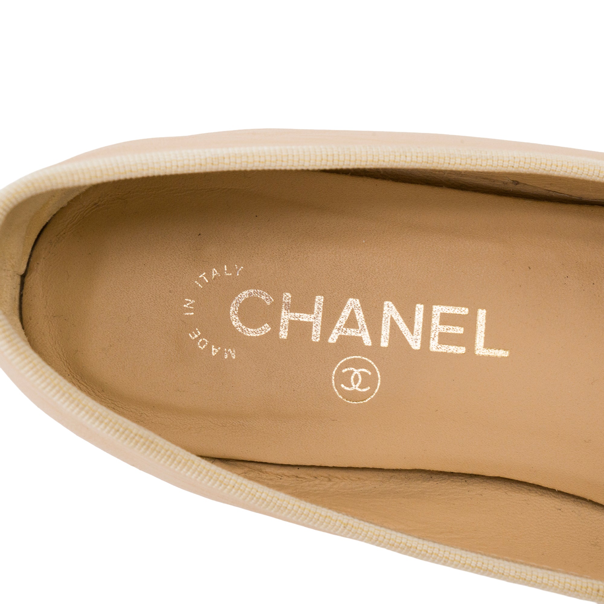 CHANEL - Ballerines Cambon Chanel en cuir lisse beige et noir (T41)