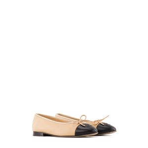 CHANEL - Ballerines Chanel en cuir beige et noir (T37)