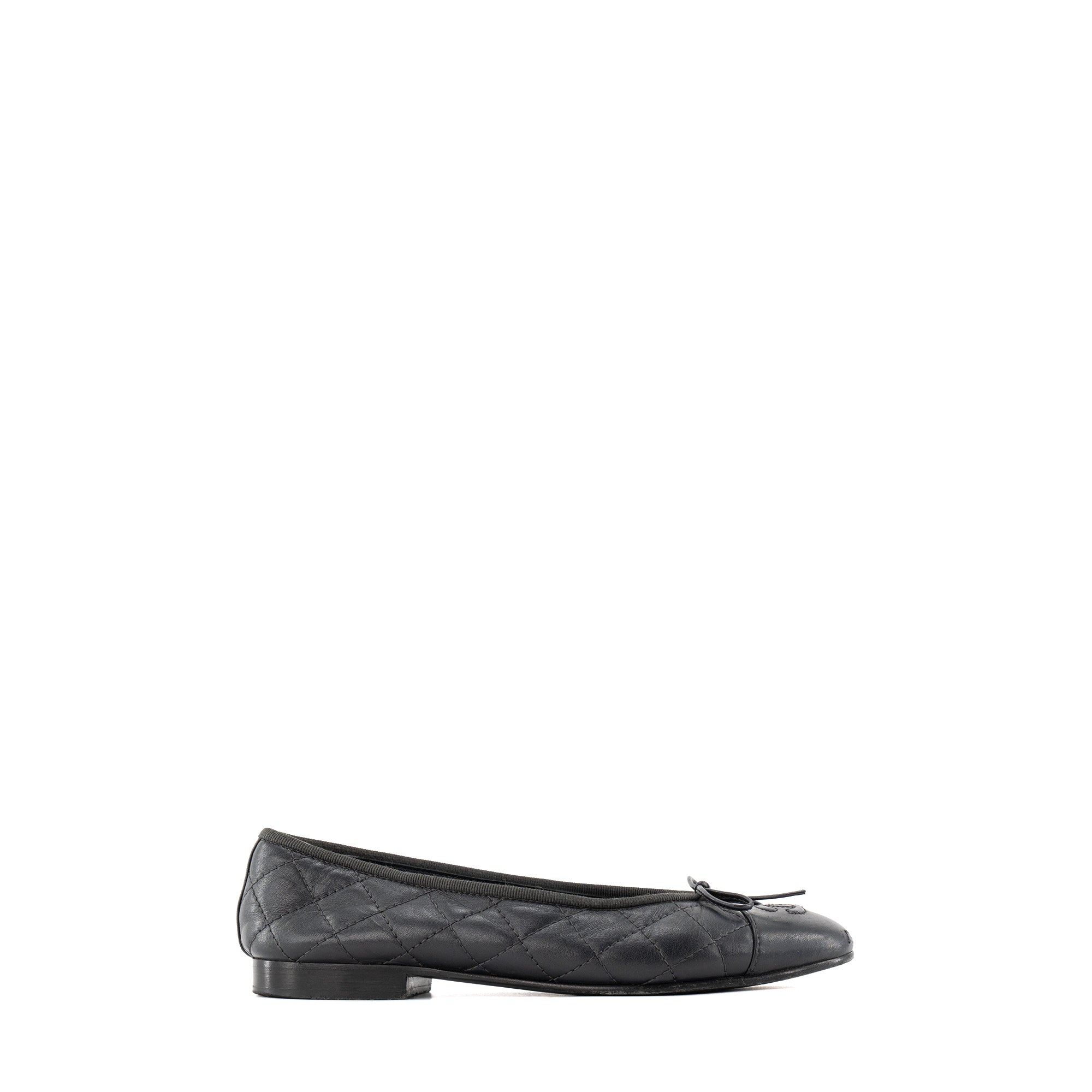 CHANEL - Ballerines Chanel en cuir bleu marine (T36)