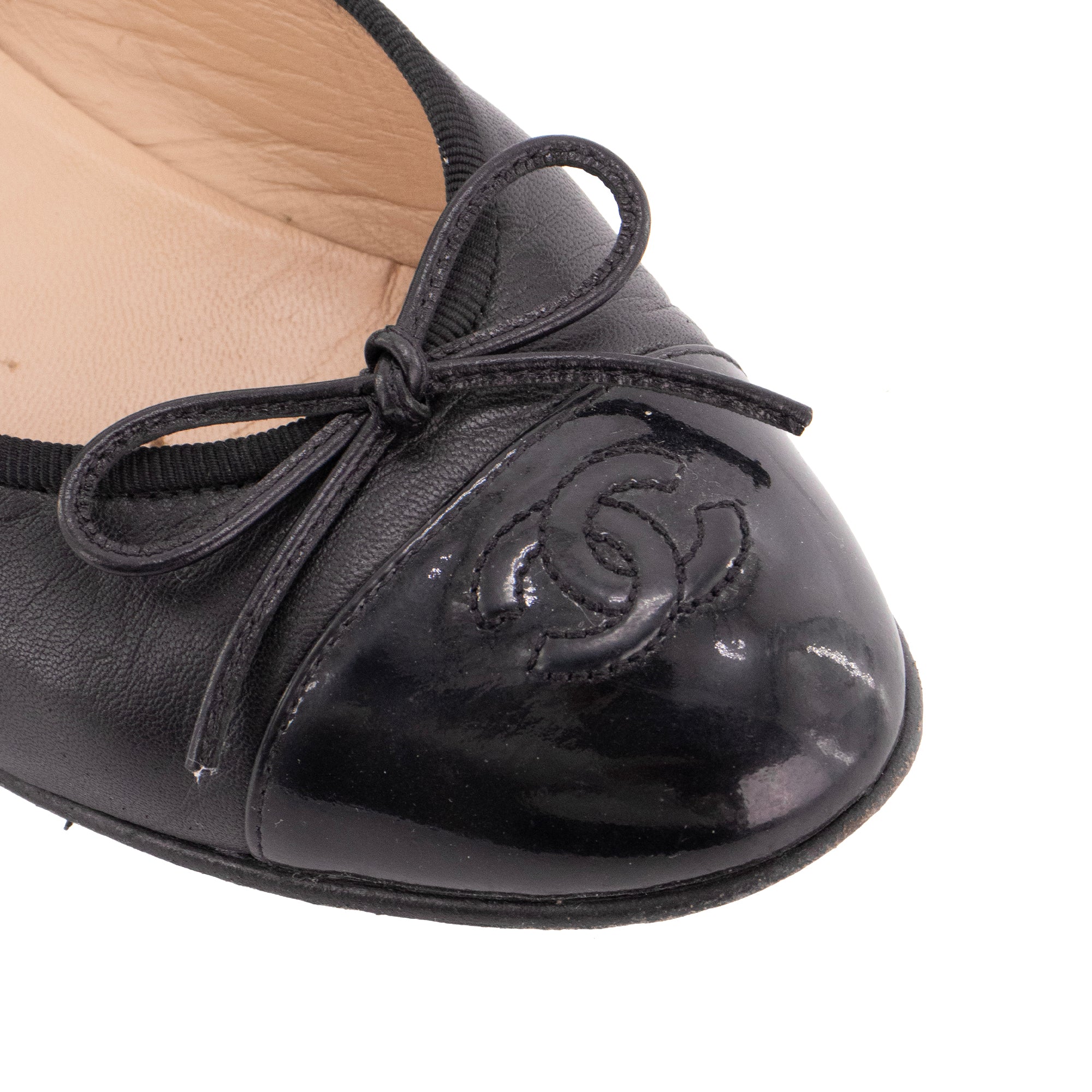 CHANEL - Ballerines Chanel en cuir noir (T36.5)