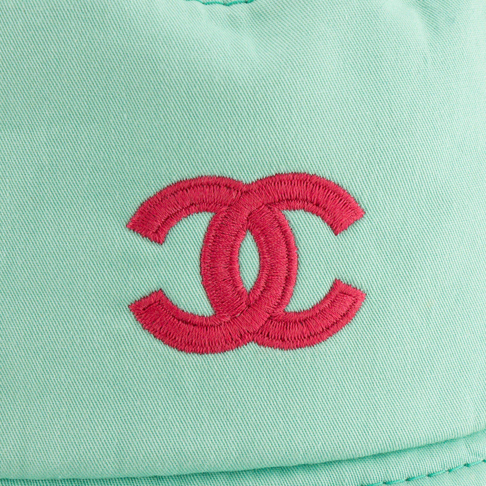 CHANEL - Bob CC Chanel en coton vert d'eau (M)