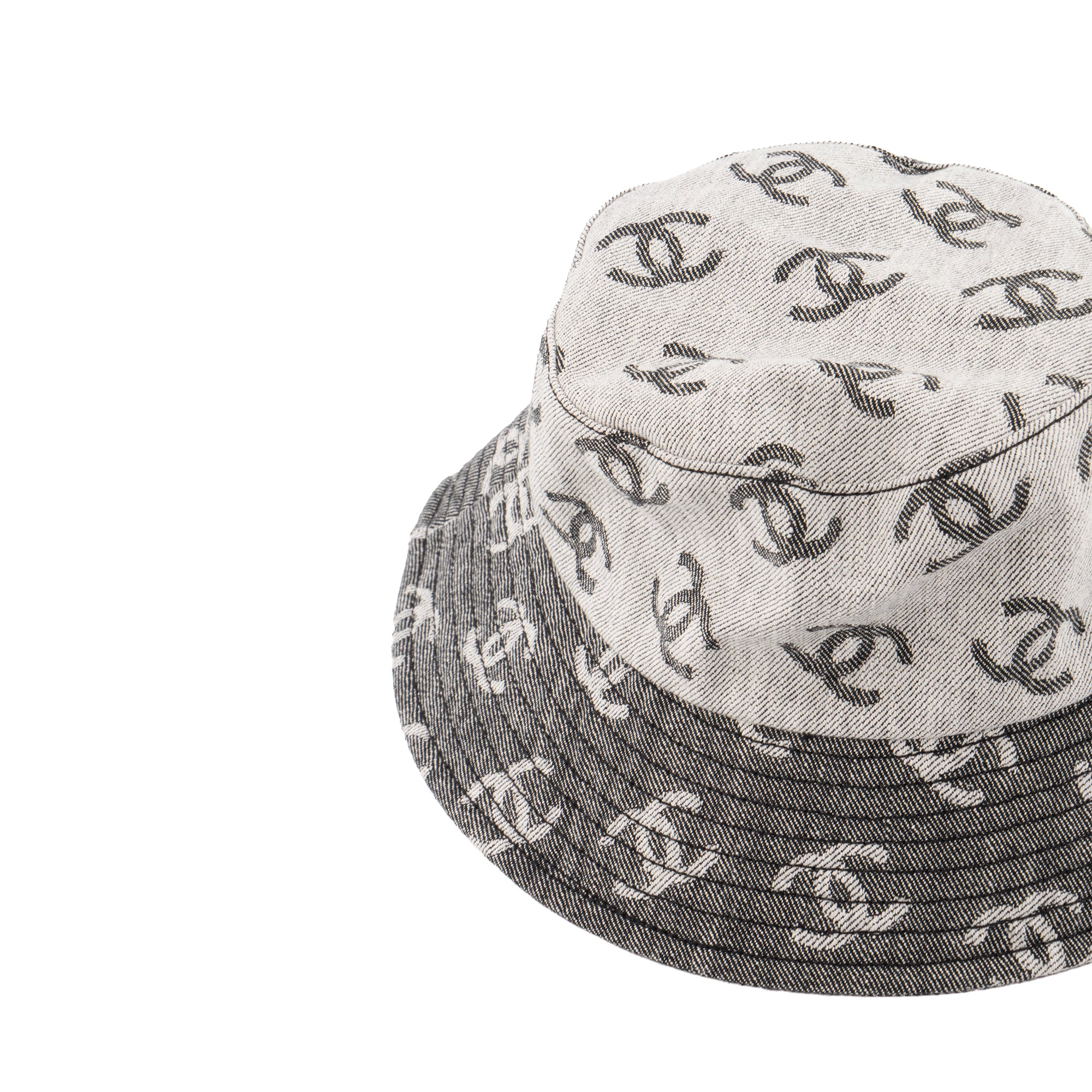 CHANEL - Bob Chanel en denim gris (M)