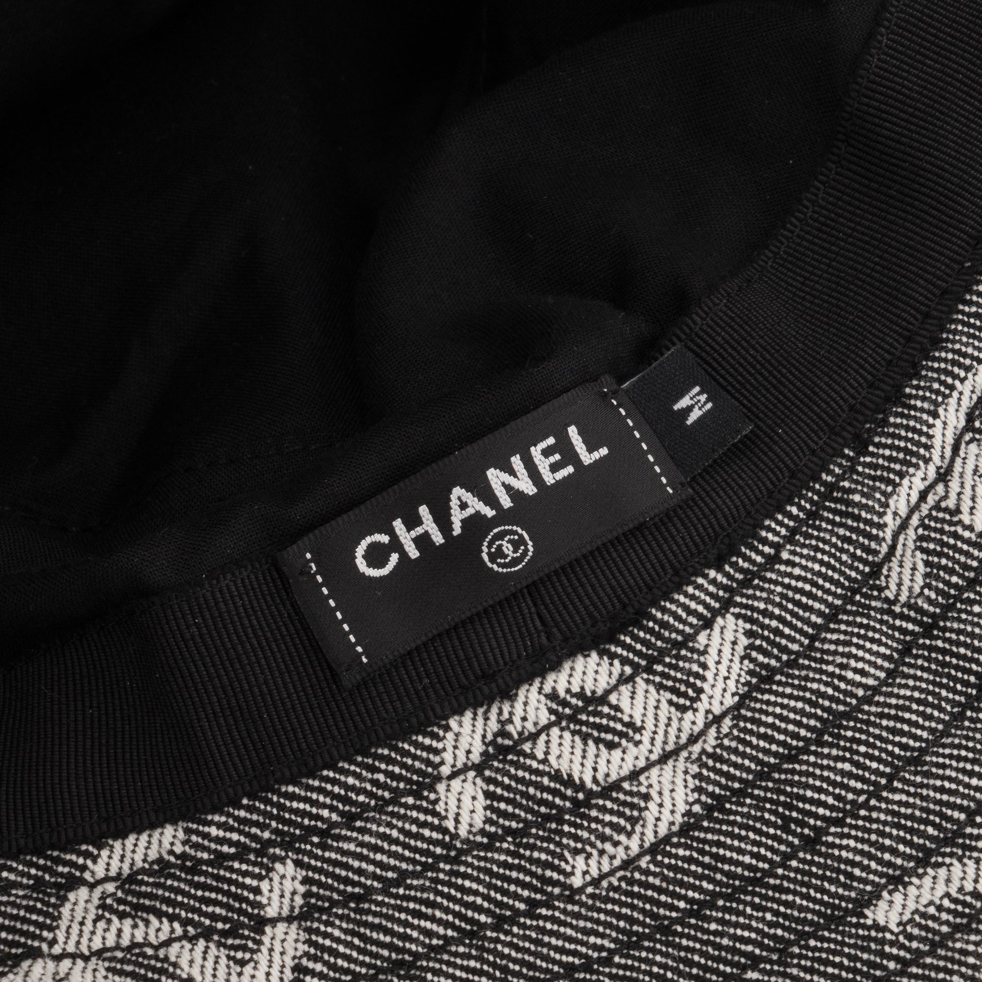 CHANEL - Bob Chanel en denim gris (M)