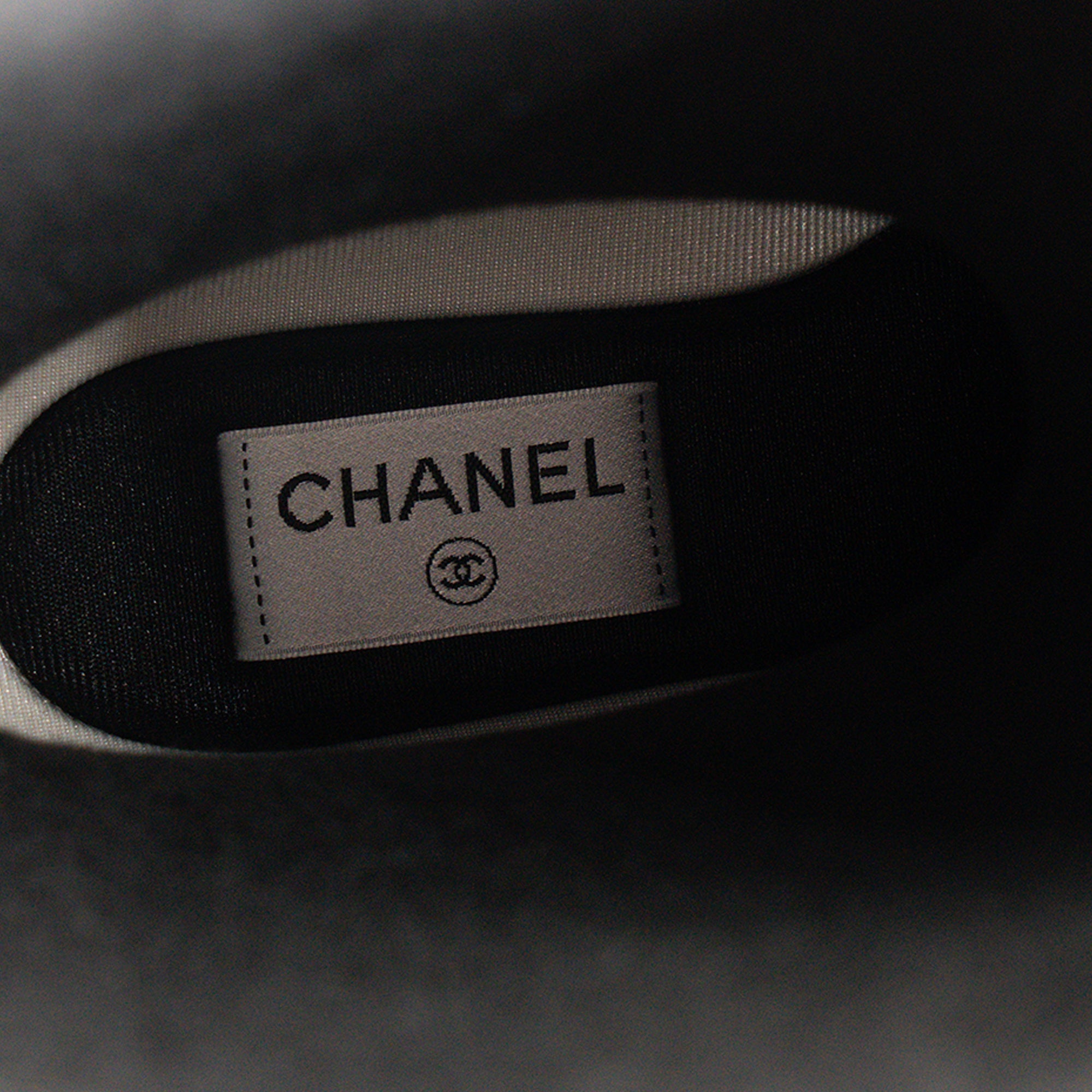 CHANEL - Bottes de pluie Chanel en caoutchouc beige (T36)