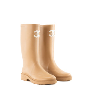 CHANEL - Bottes de pluie Chanel en caoutchouc beige (T36)