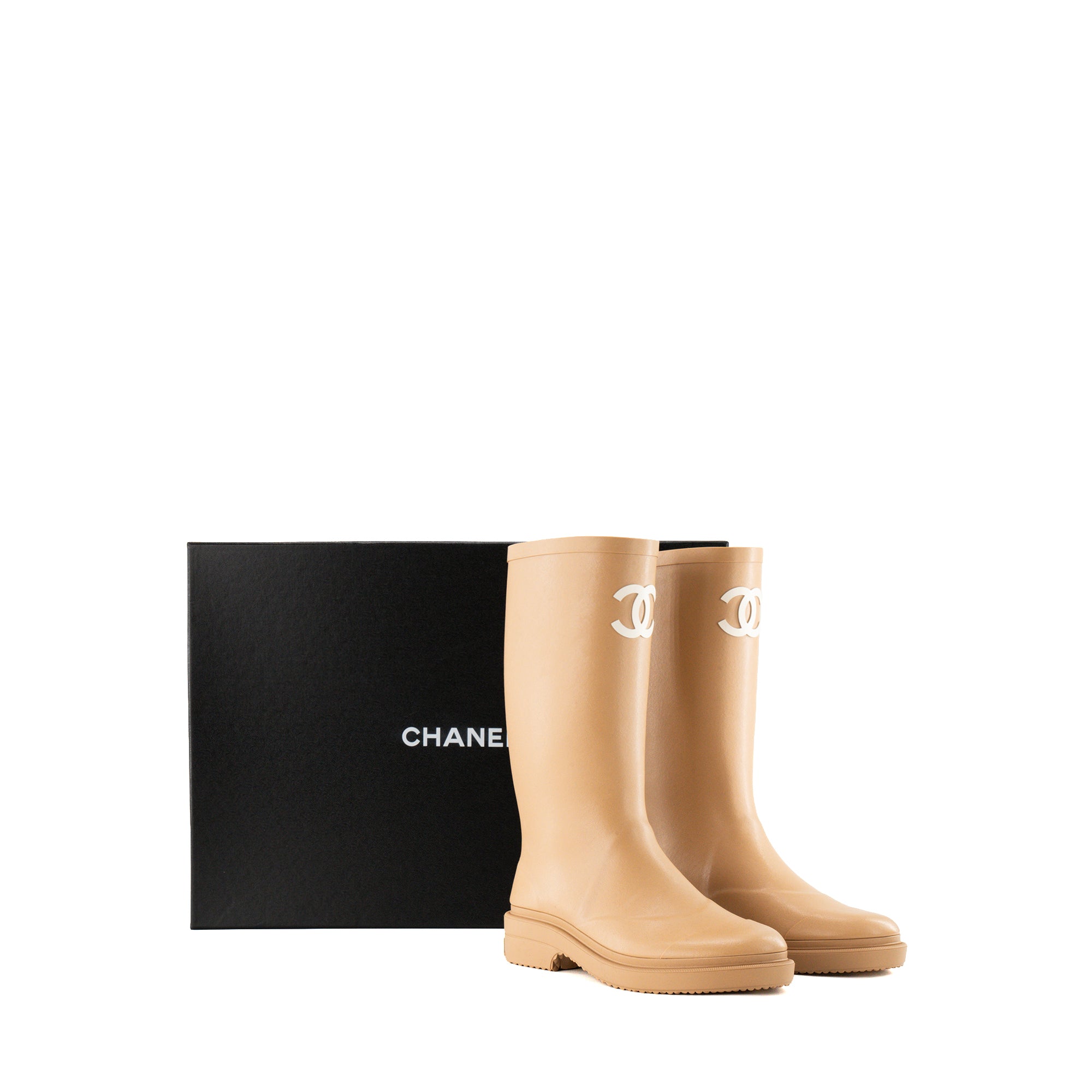 CHANEL - Bottes de pluie Chanel en caoutchouc beige (T36)