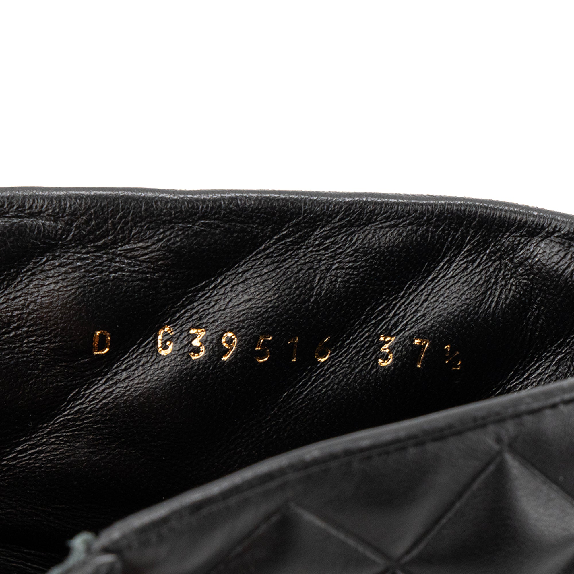 CHANEL - Bottines 19 Chanel en cuir matelassé noir (T37,5)