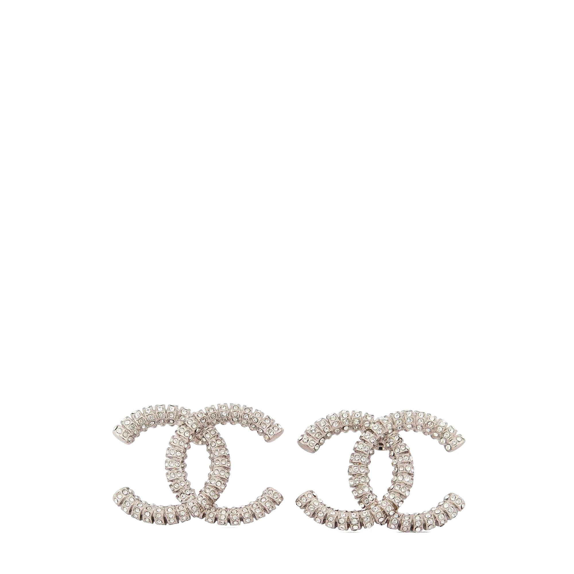 CHANEL - Boucles d'oreilles CC Chanel en métal argenté