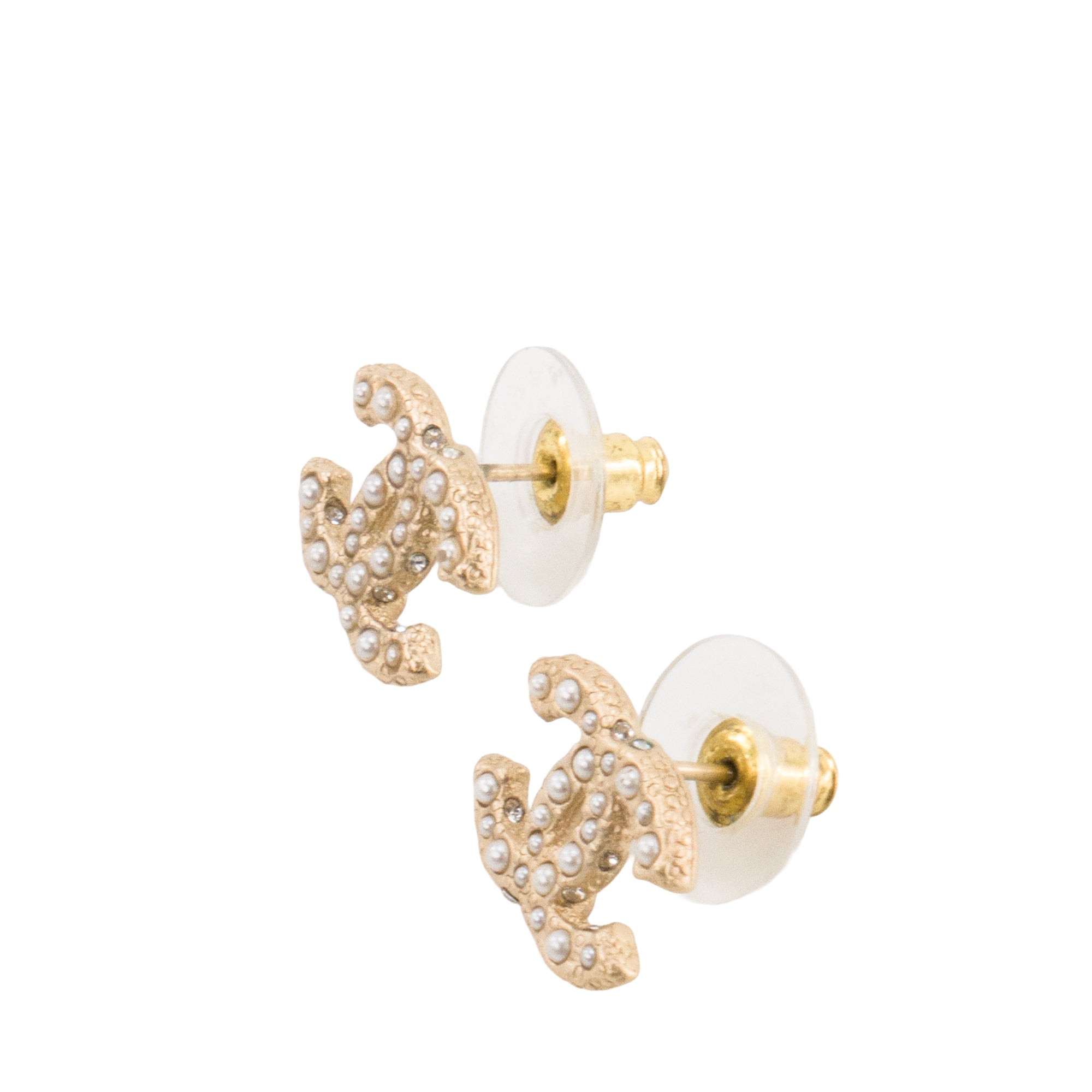 CHANEL - Boucles d'oreilles CC Chanel en métal champagne et perles