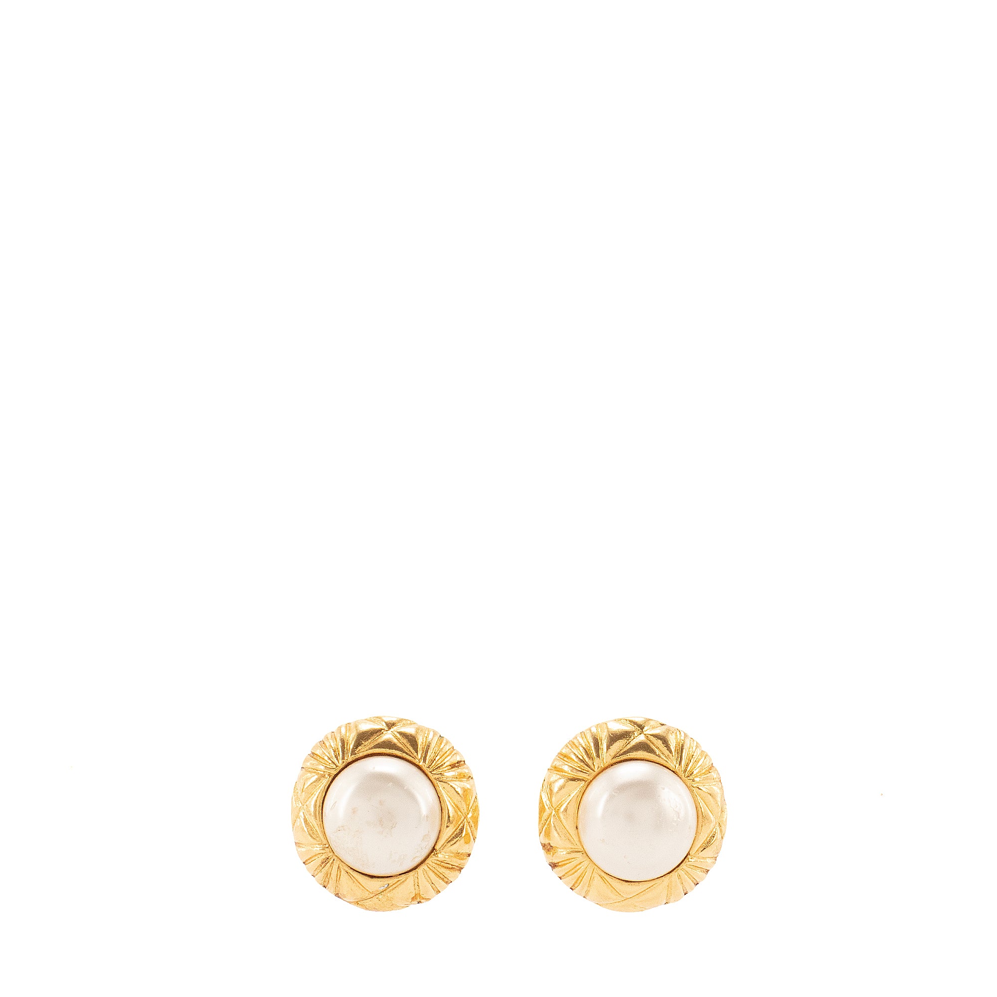 CHANEL - Boucles d'oreilles Chanel en métal doré vintage