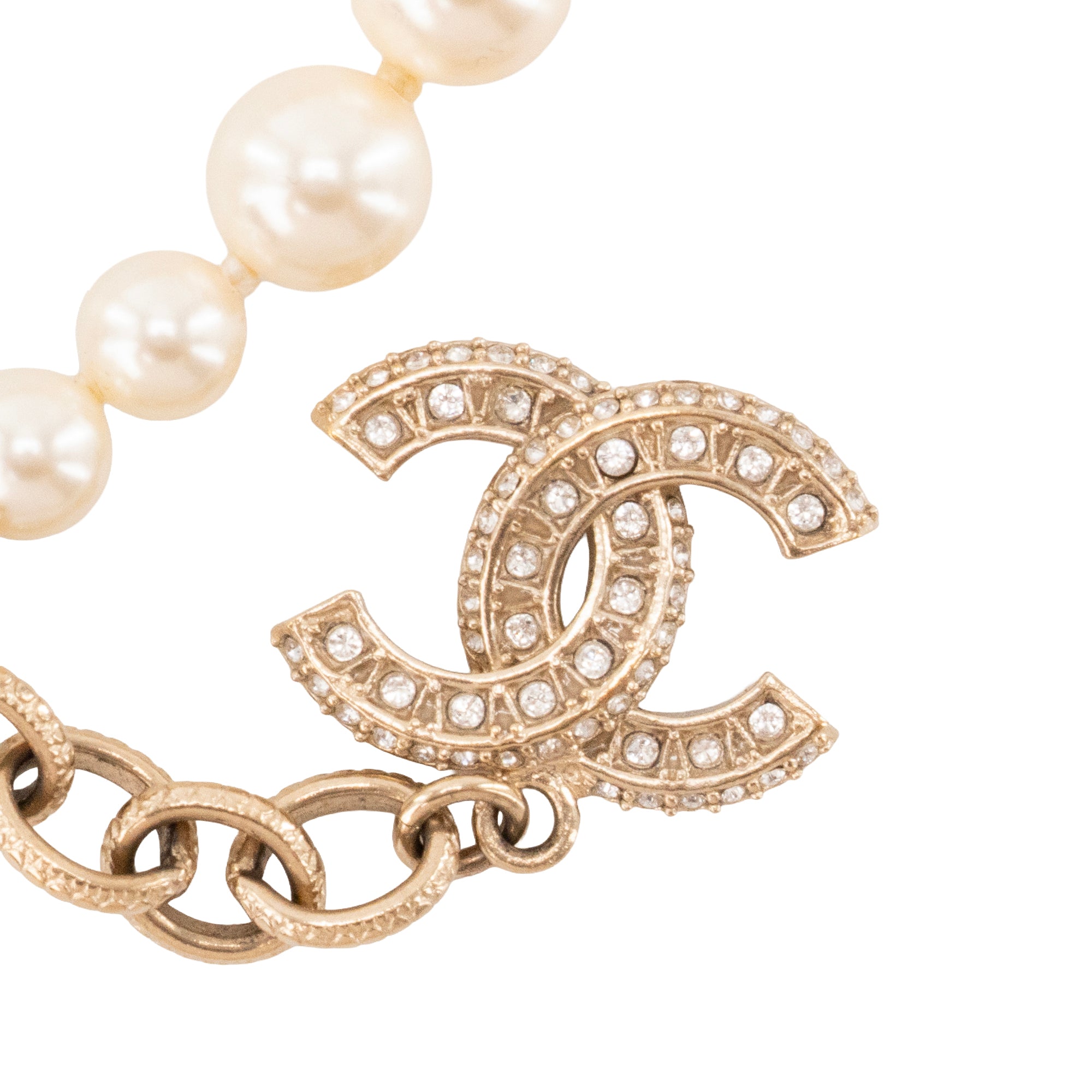 CHANEL - Bracelet Chanel en perles et strass