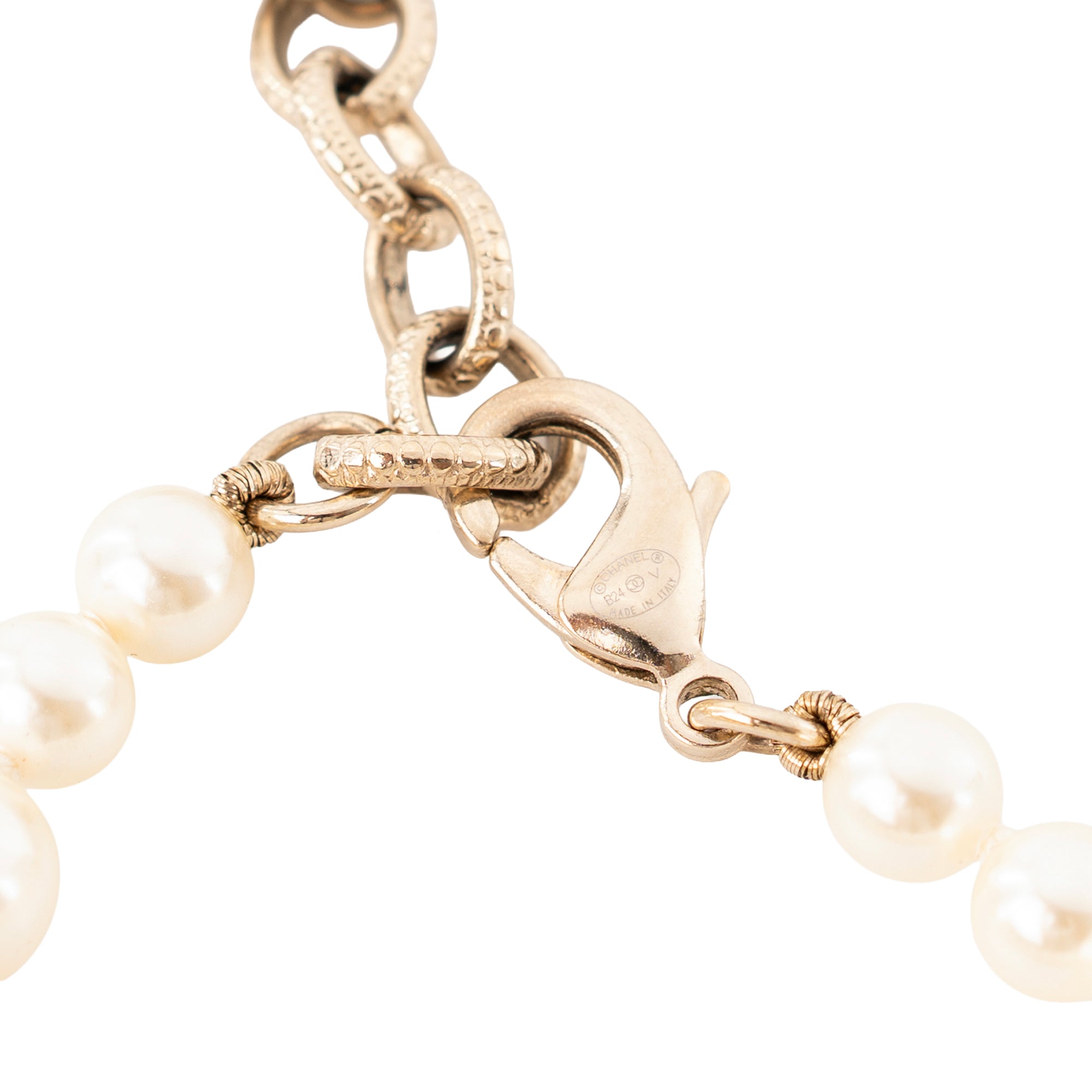 CHANEL - Bracelet Chanel en perles et strass