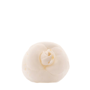 CHANEL - Broche Camélia Chanel en tissu blanc