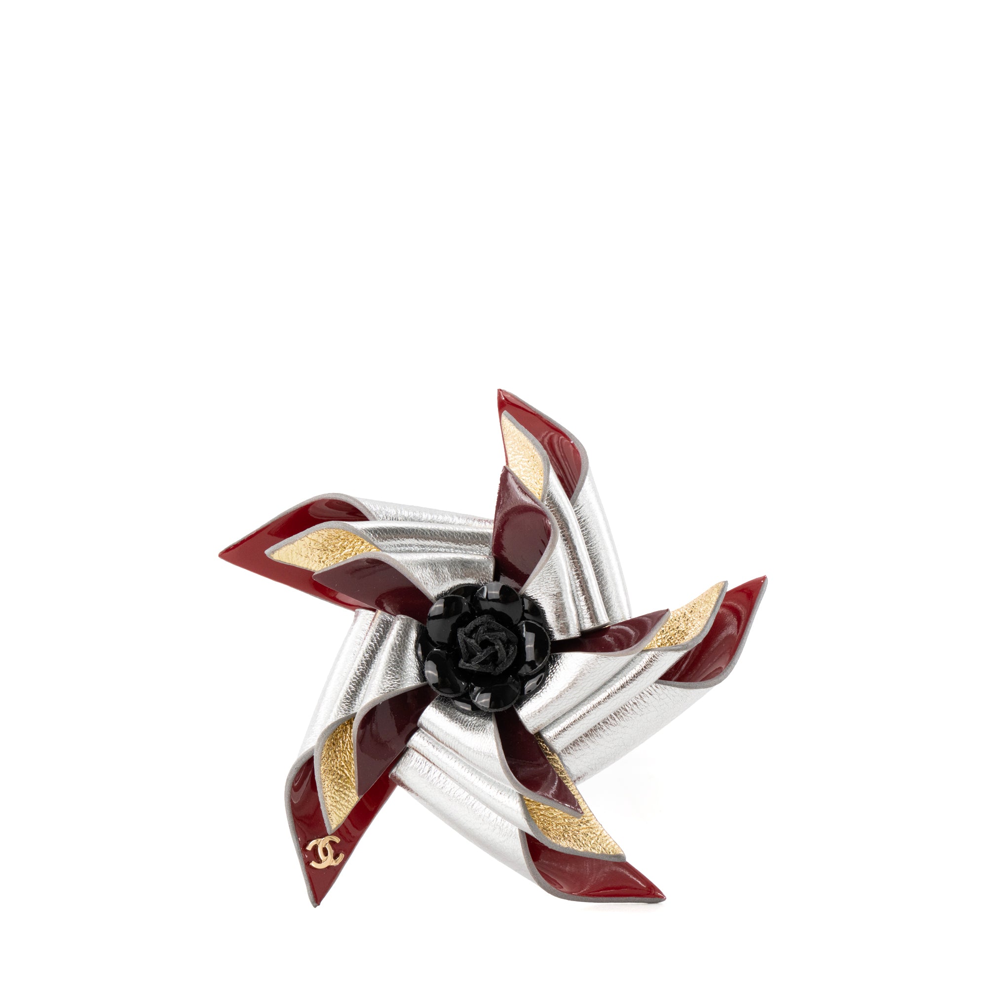 CHANEL - Broche Moulin Chanel en cuir bordeaux et argenté