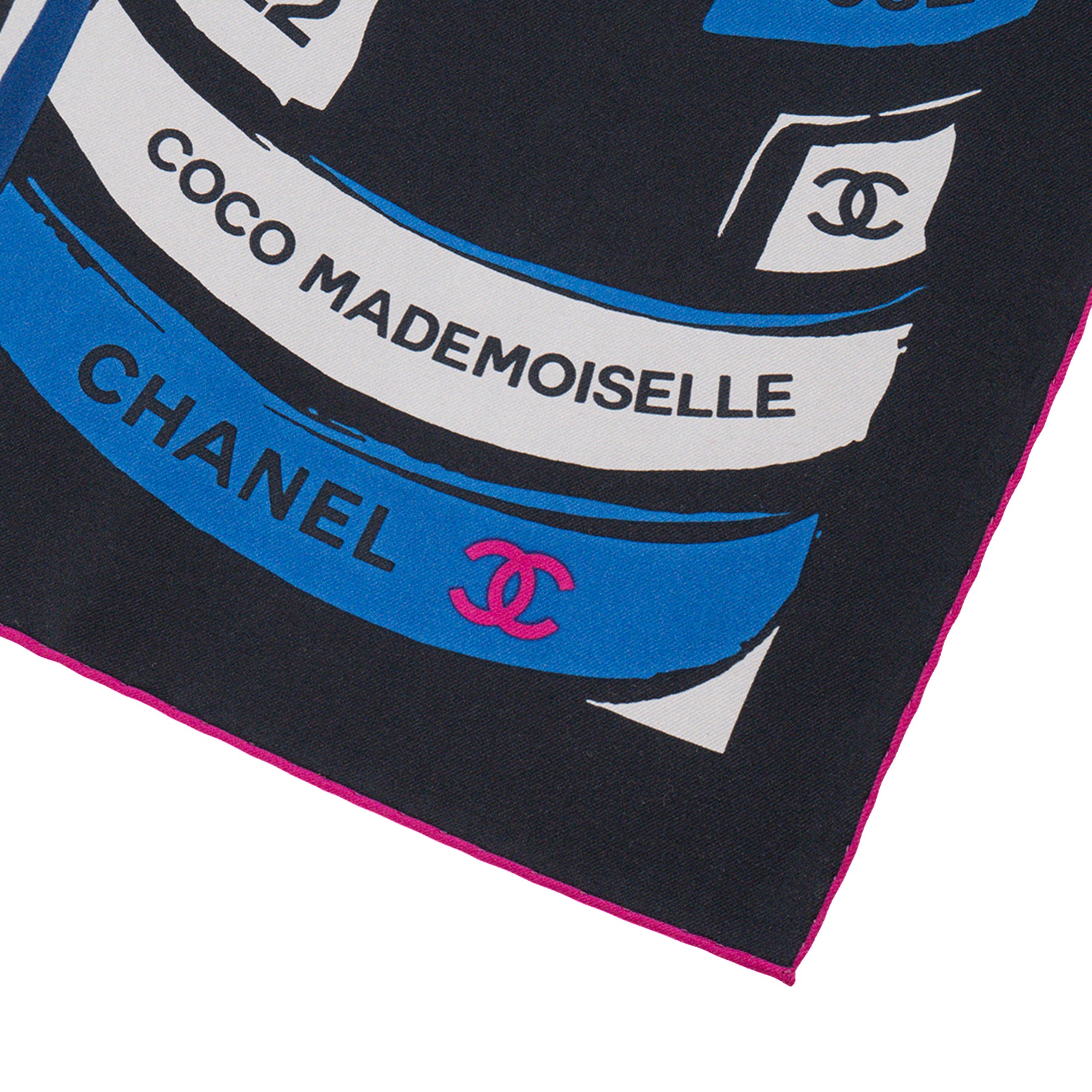 CHANEL - Carré 90 Chanel en soie bleu et gris