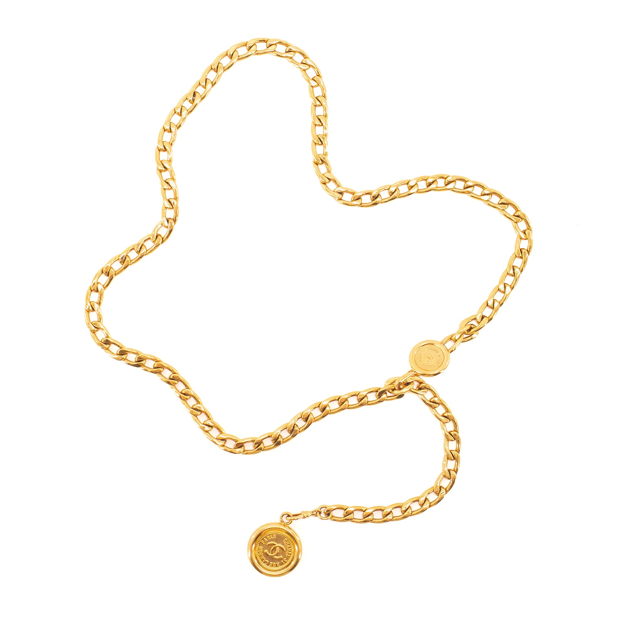 CHANEL - Ceinture Médaillon Chain ajustable Chanel en metal doré vintage