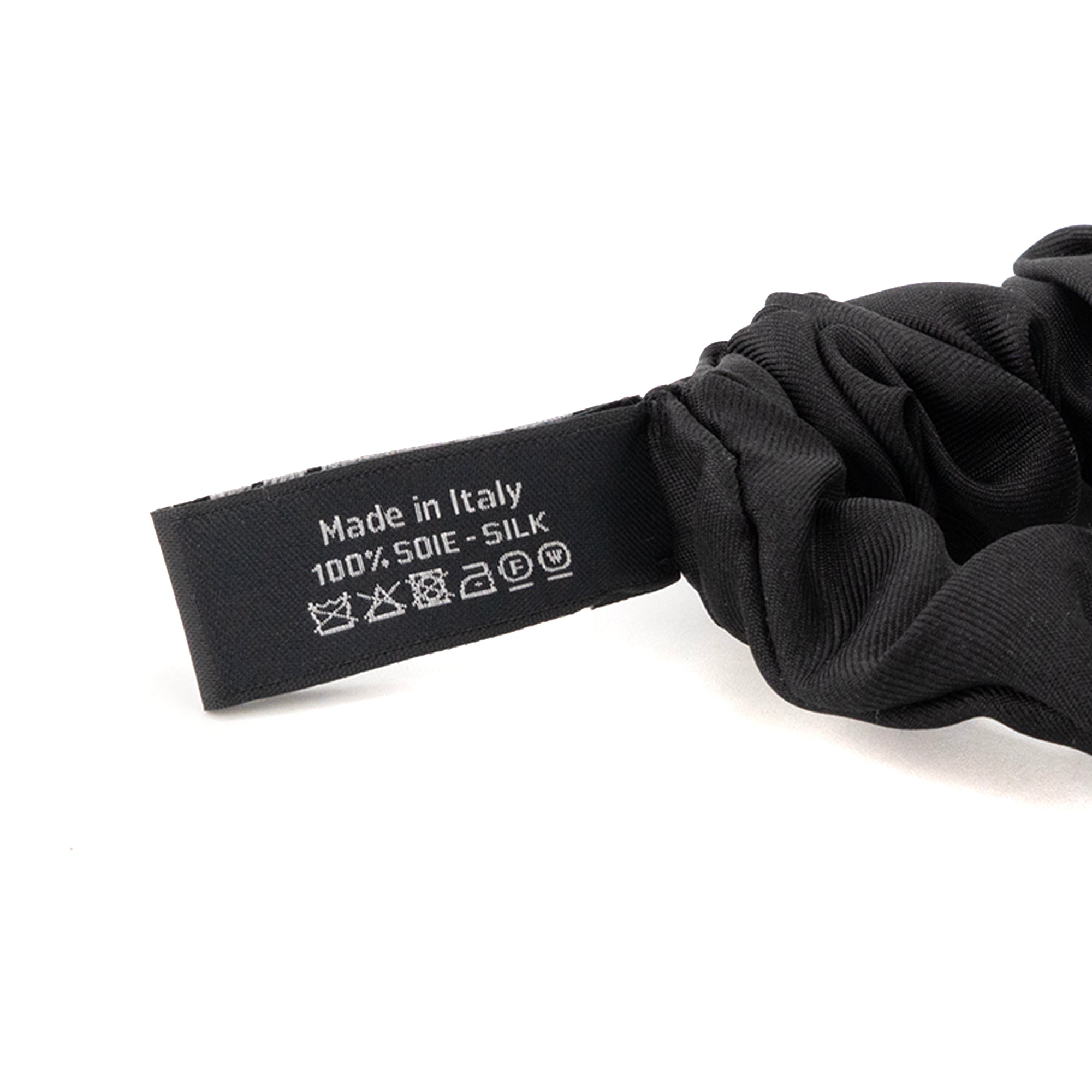 CHANEL - Chouchou Chanel en soie noire et blanche