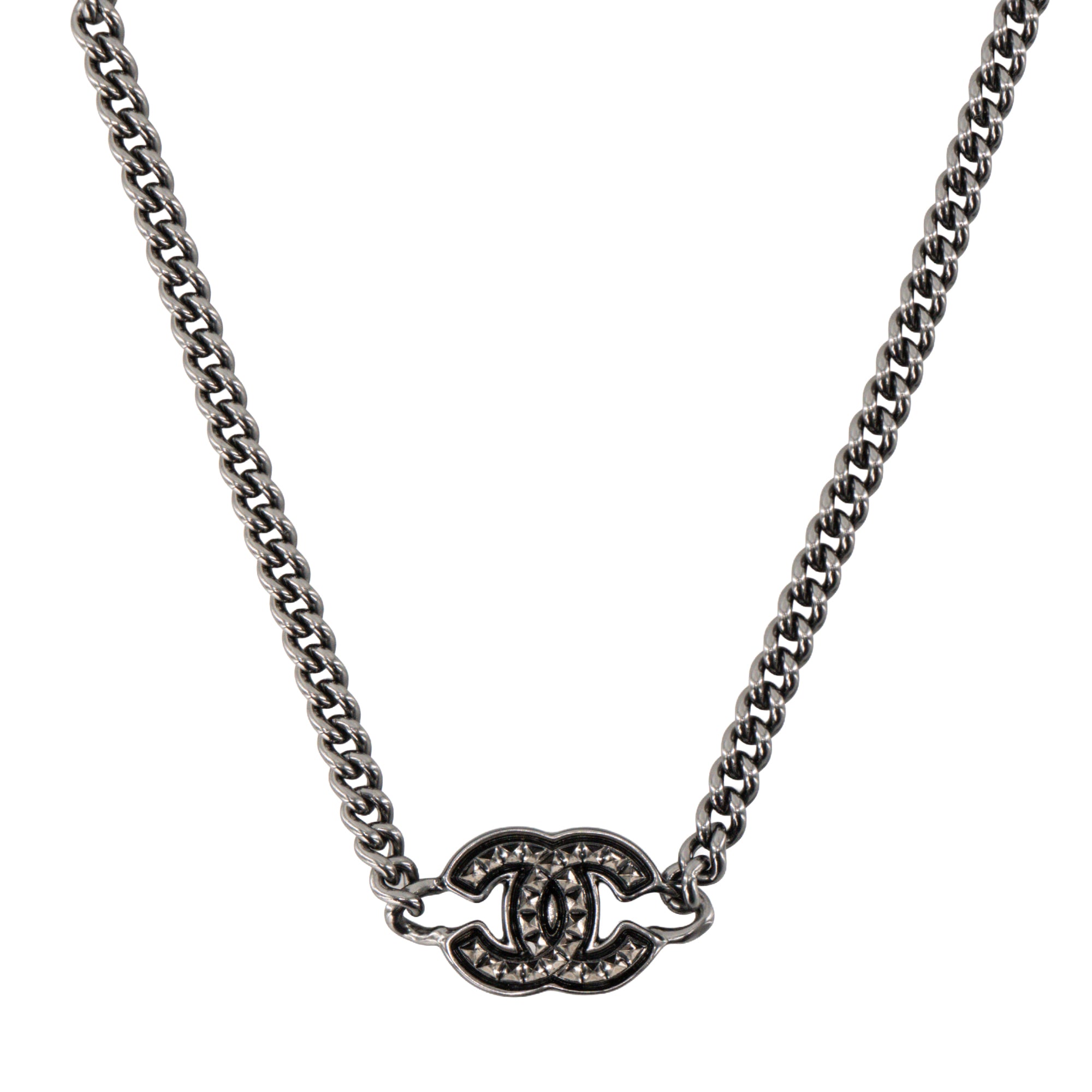 CHANEL - Collier Logo Chanel en métal noir