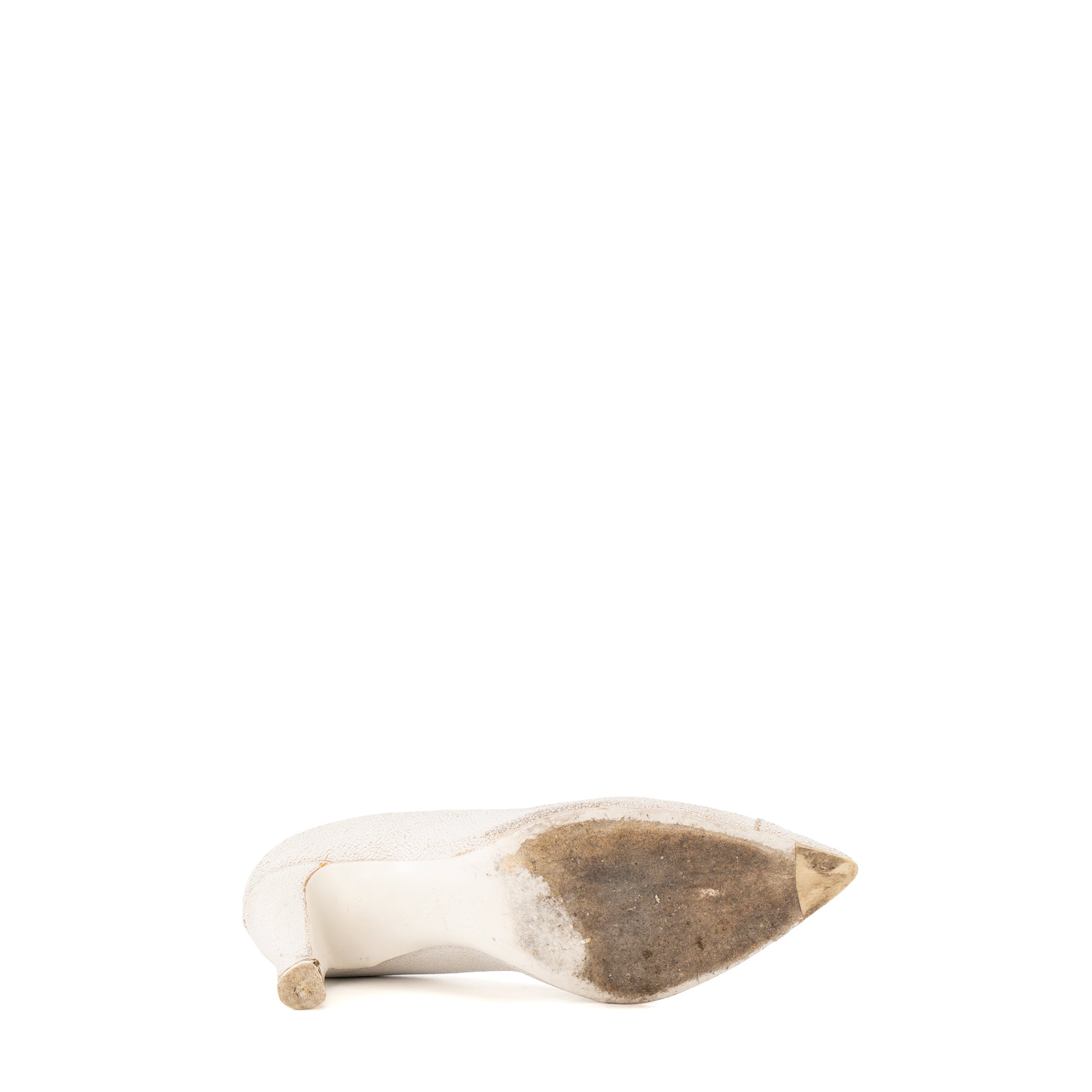 CHANEL - Escarpins Chanel en cuir craquelé blanc (T39)