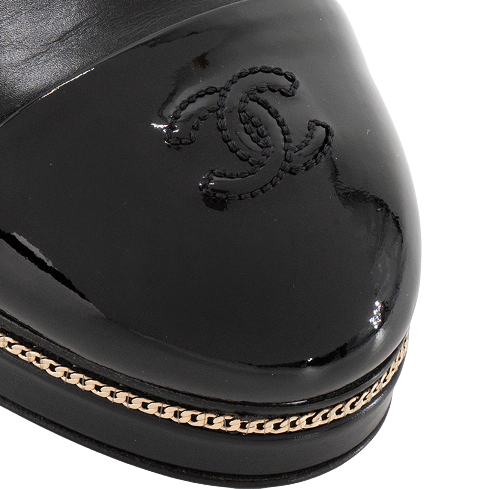 CHANEL - Escarpins Slingback Chanel en cuir lisse noir (T39,5)