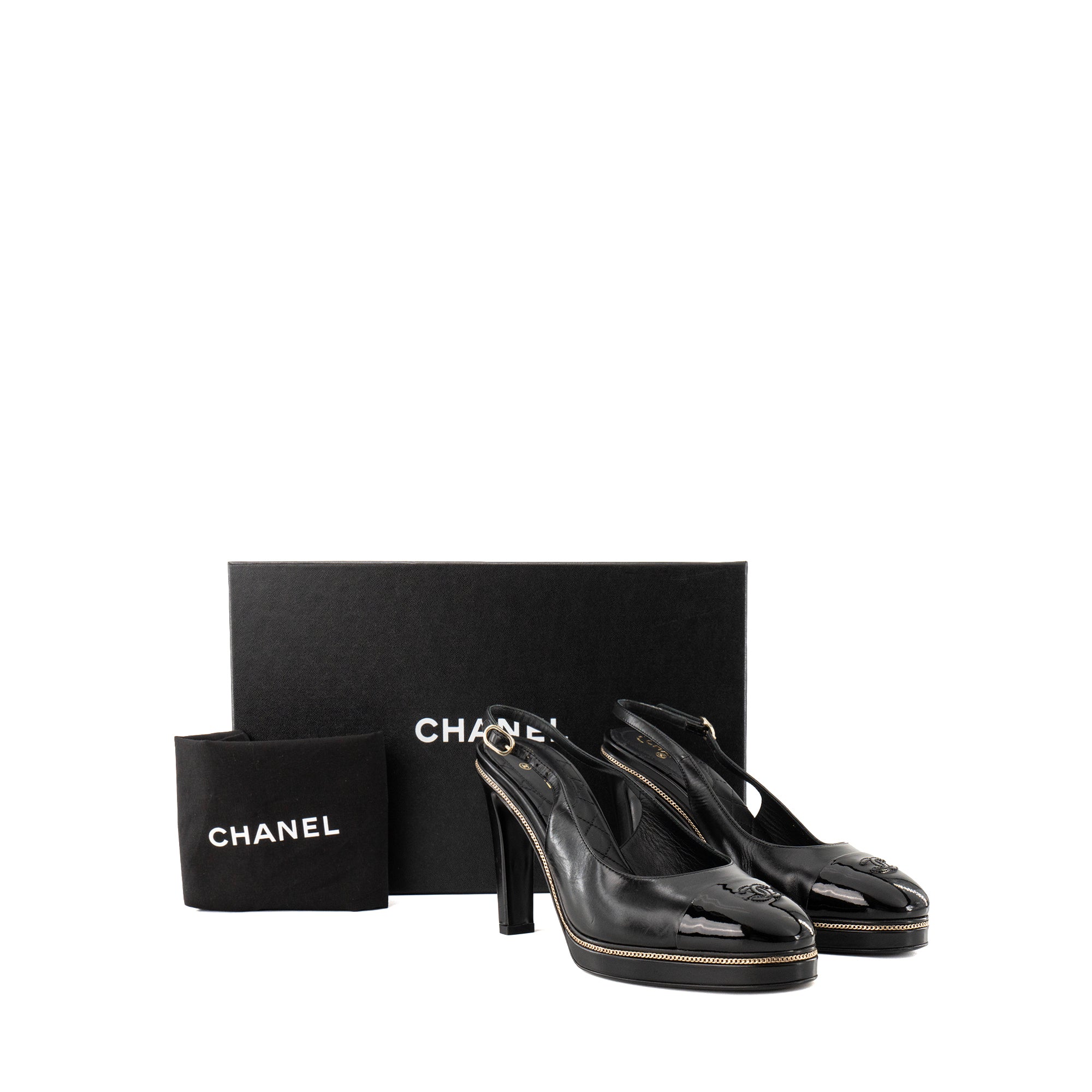 CHANEL - Escarpins Slingback Chanel en cuir lisse noir (T39,5)
