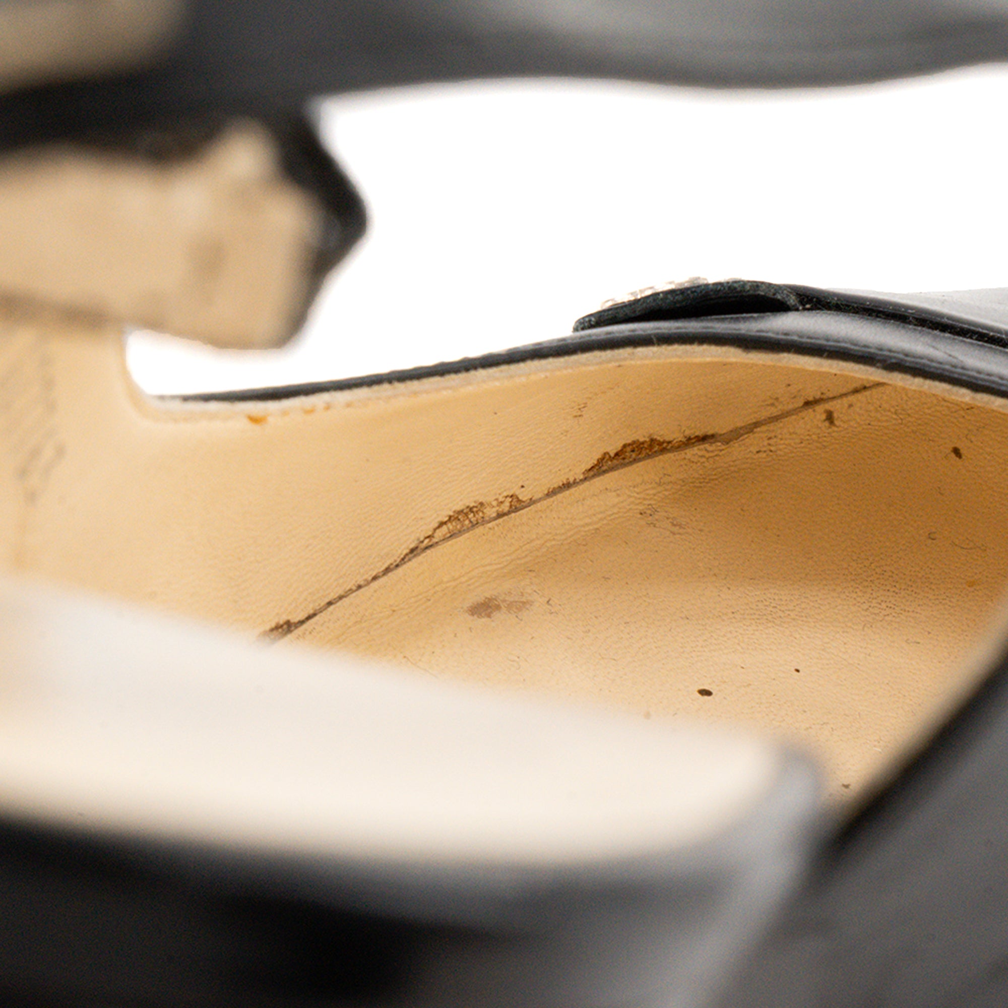 CHANEL - Escarpins Slingback compensés Chanel en cuir et verni noir (T40)