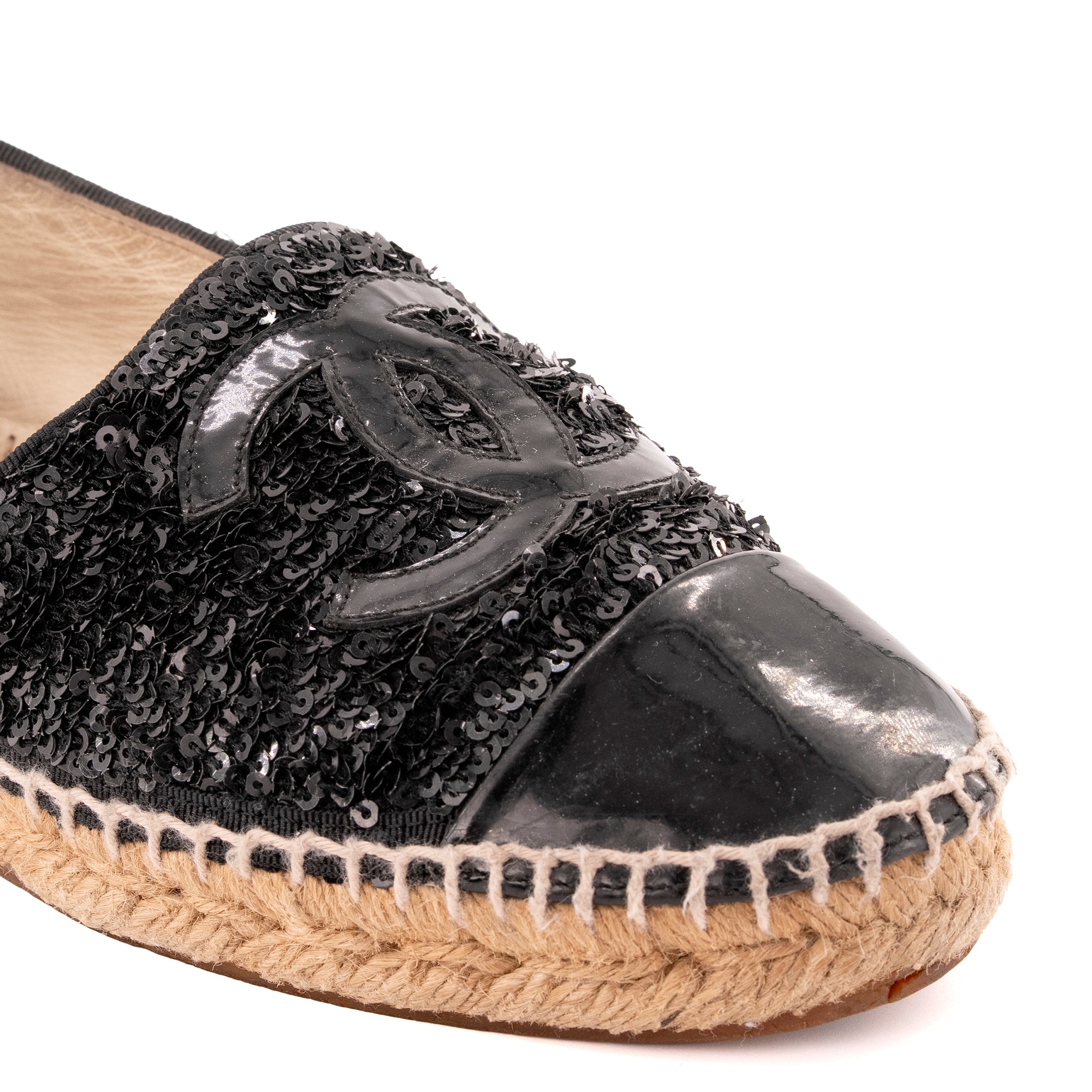 CHANEL - Chanel CC espadrilles in sequins and black patent leather (T37)