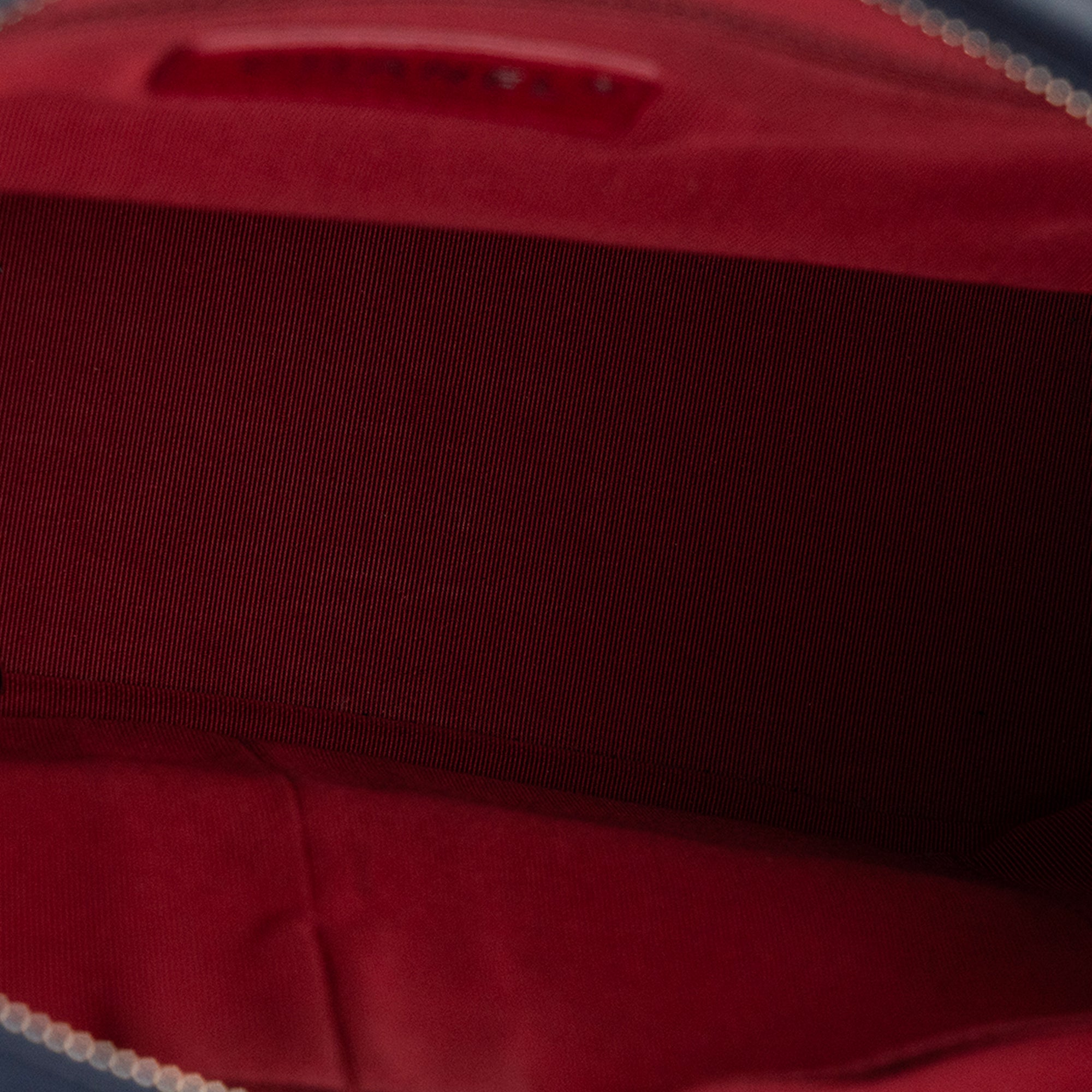 CHANEL - Sac à bandoulière Gabrielle Chanel en cuir froissé bleu marine et noir