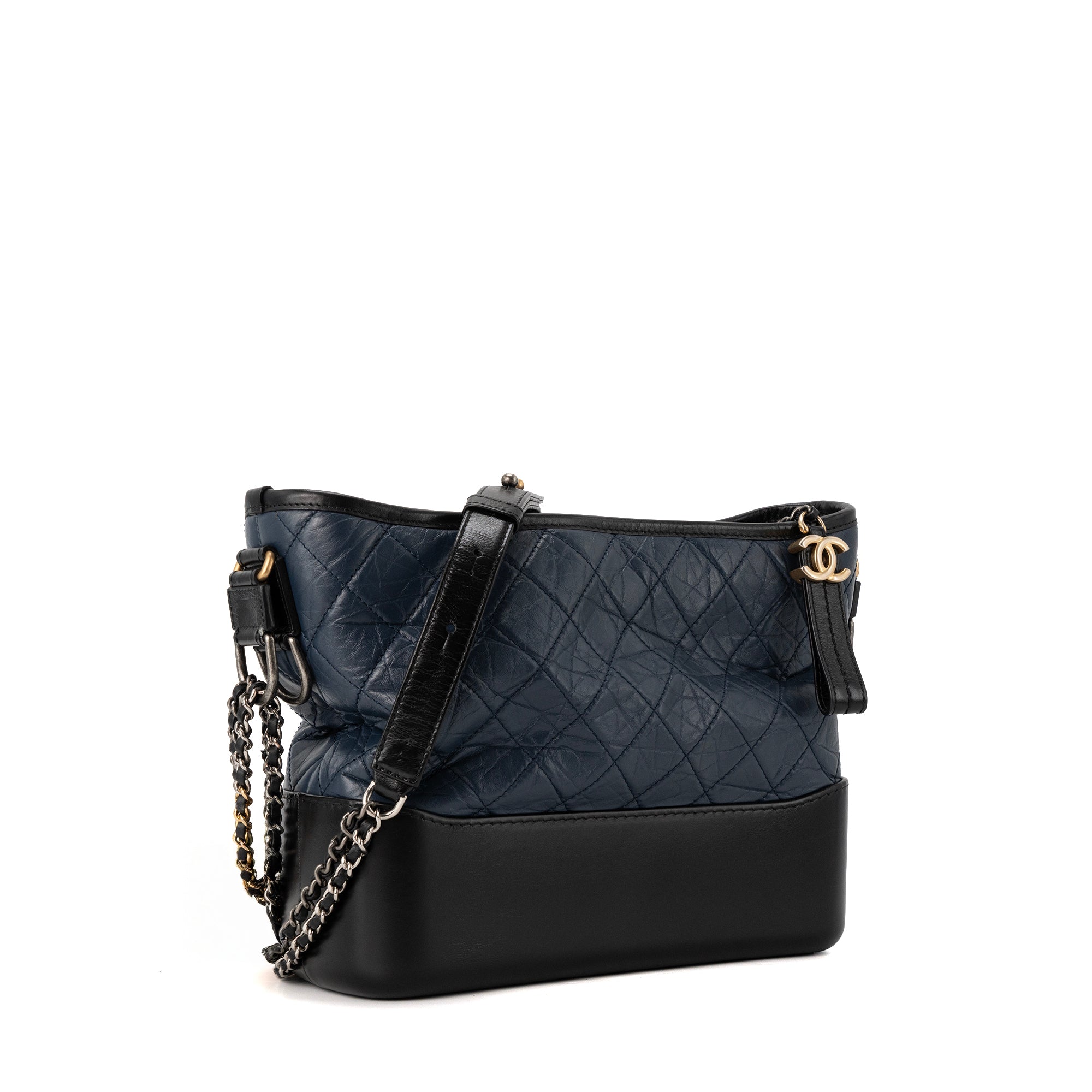 CHANEL - Sac à bandoulière Gabrielle Chanel en cuir froissé bleu marine et noir