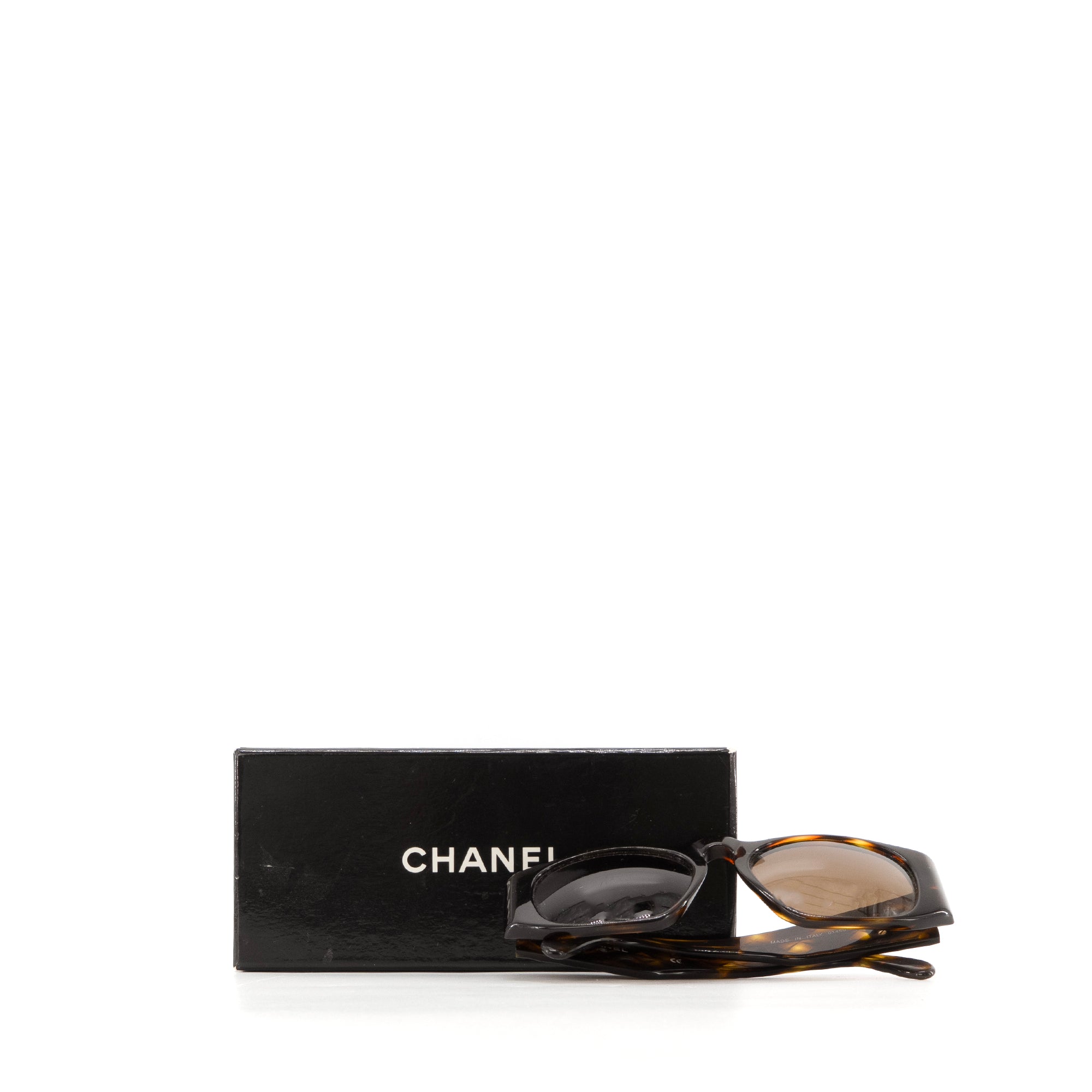 CHANEL - Lunettes de soleil CC Chanel en plastique motif écailles