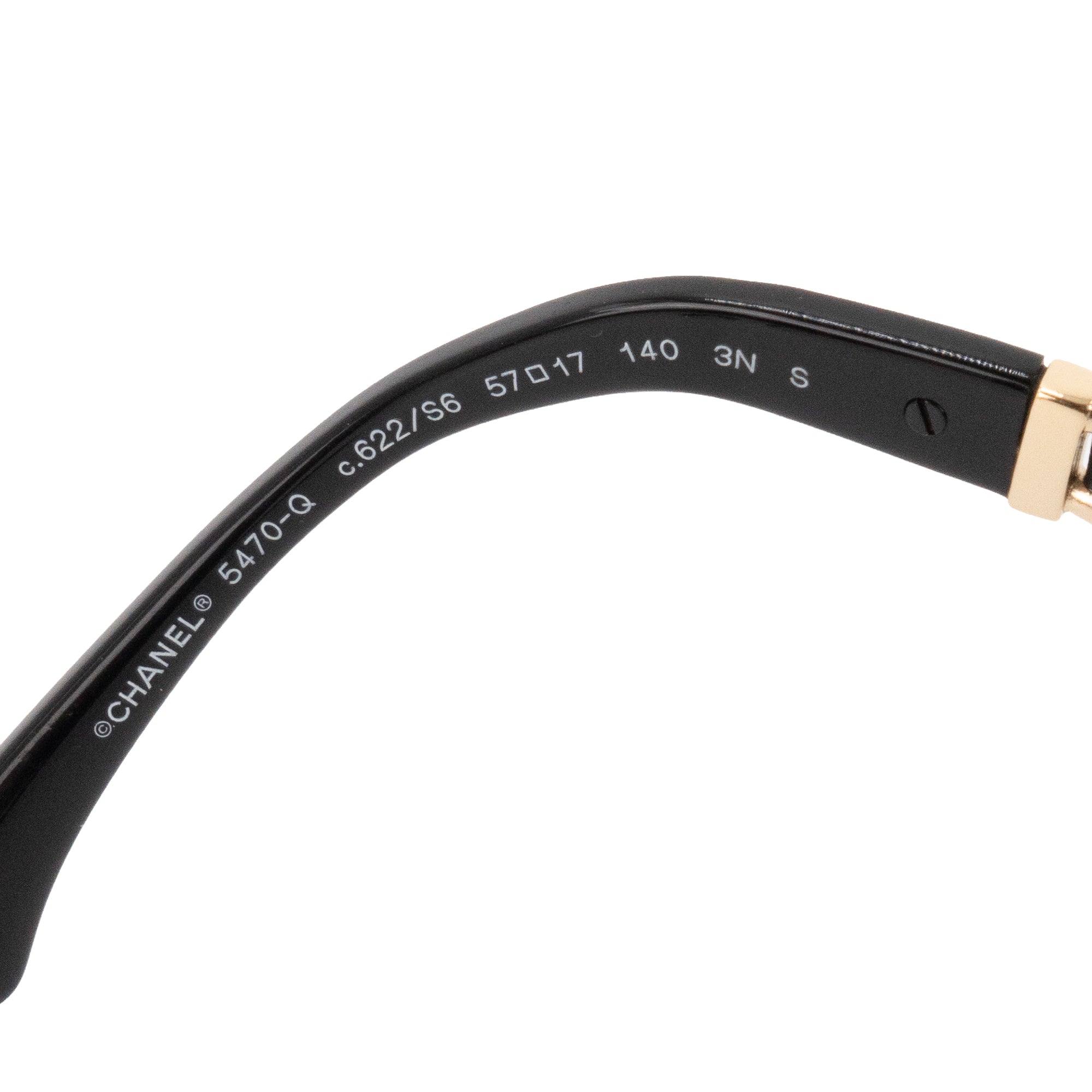 CHANEL - Lunettes de soleil Chanel en acétate et cuir lisse noir