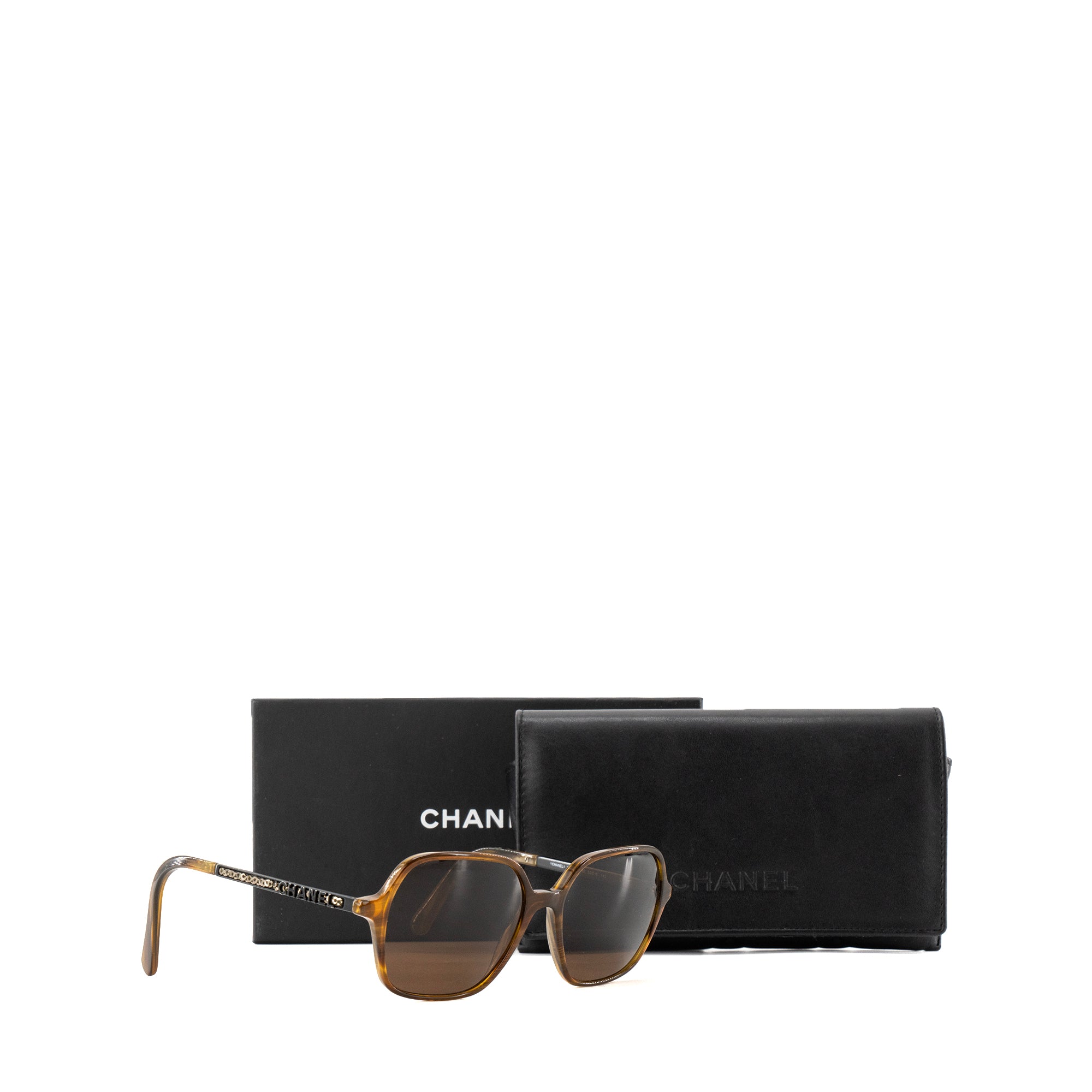 CHANEL - Lunettes de soleil Chanel en acétate marron et sequins brodés