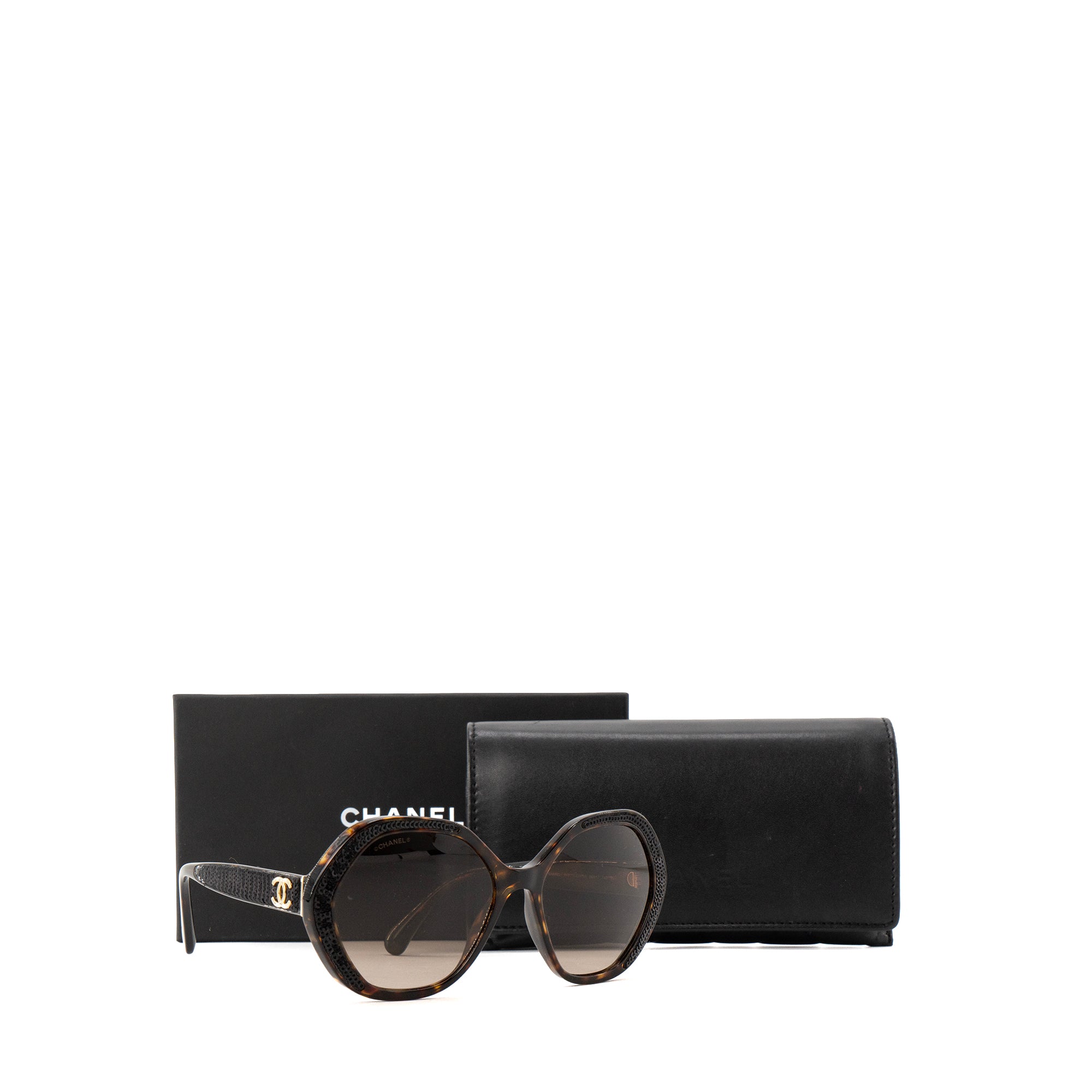 CHANEL - Lunettes de soleil Chanel en acétate marron et sequins noirs brodés
