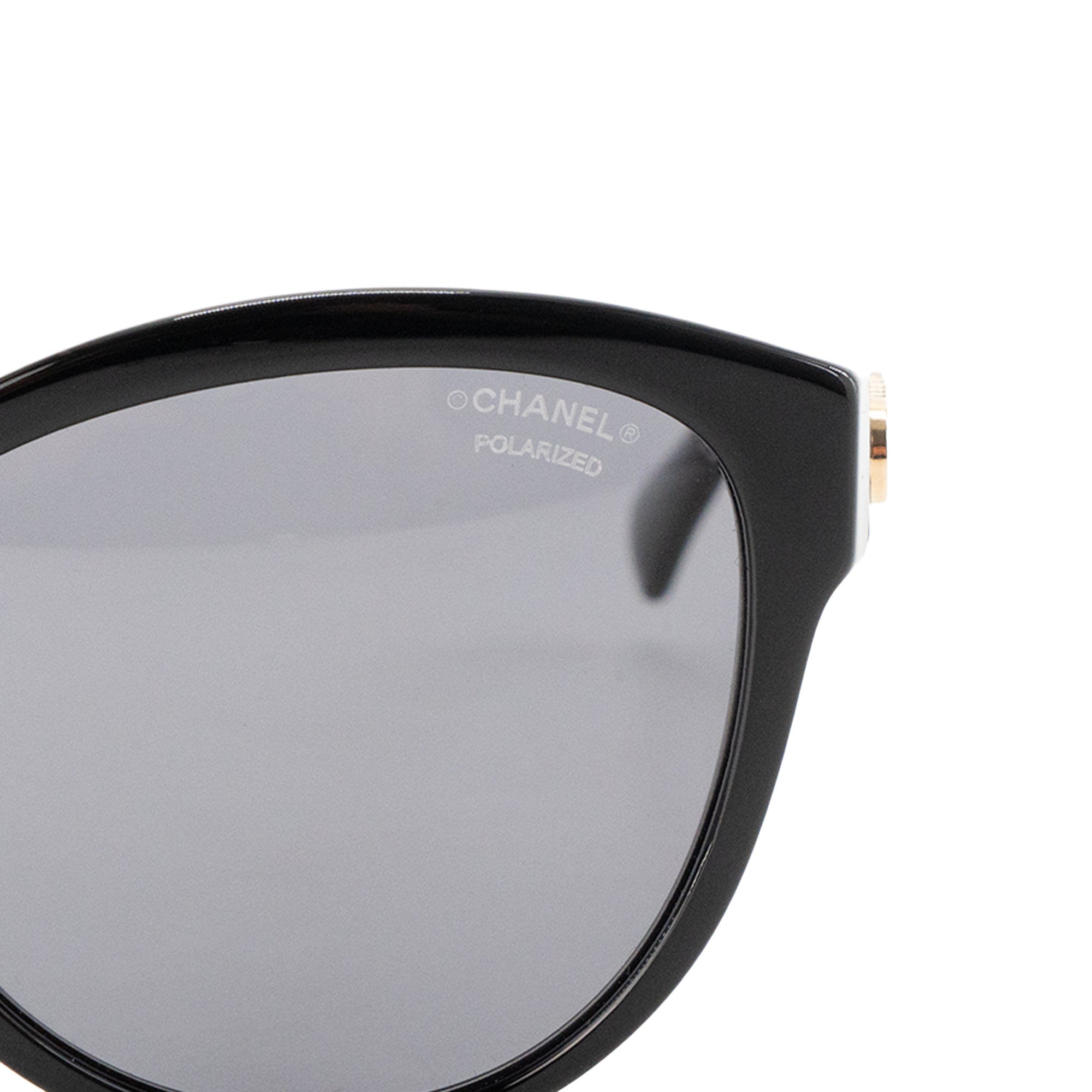 CHANEL - Lunettes de soleil CHANEL en acétate noir